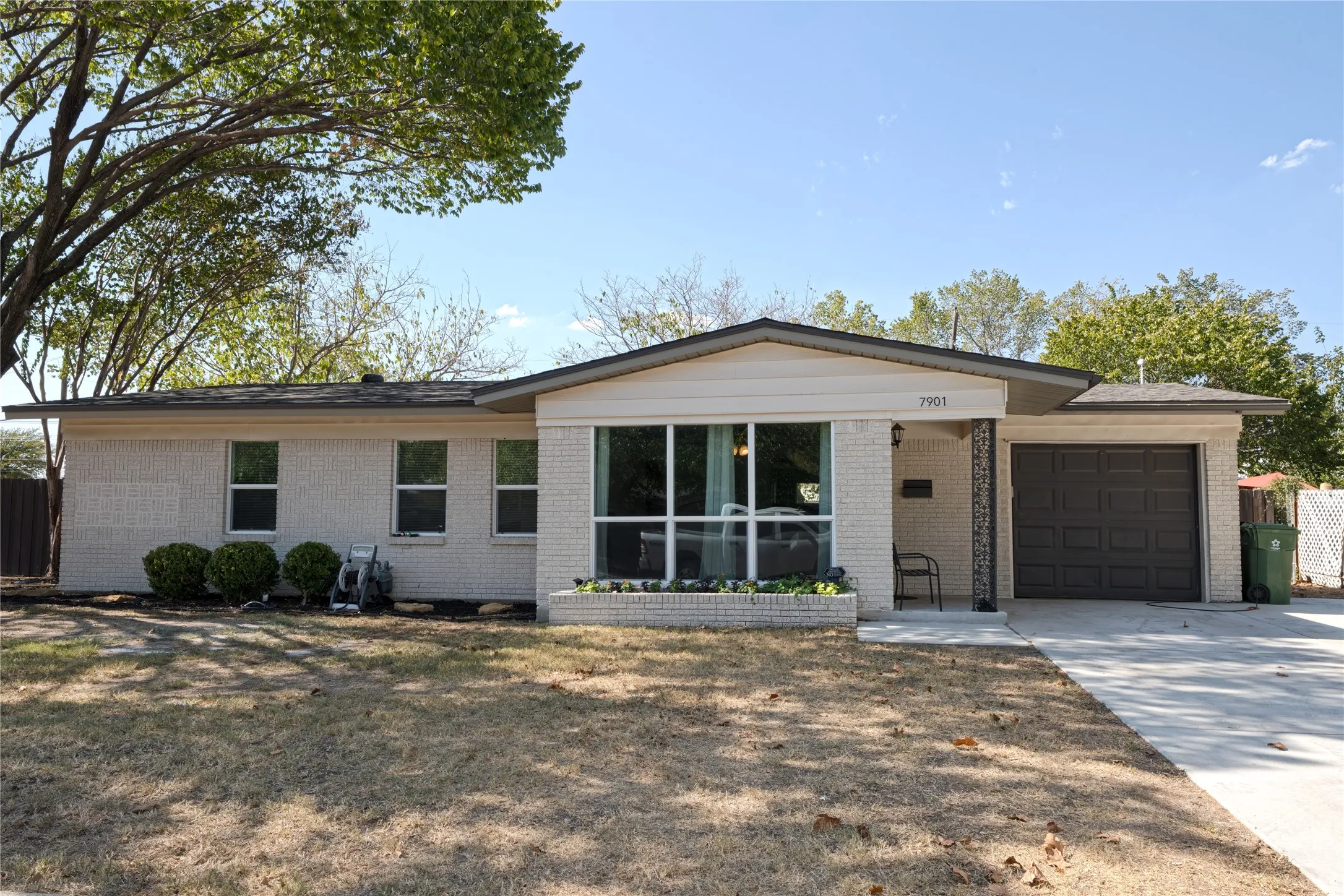 Single Family Residence For Sale in Tarrant County , 7901 Laura Street, North Richland Hills, Texas 76180, 3 Bedroom, 2 Bathroom, 1 Garage spaces, 1,536 Sqft, built in 1955, mls#21399703, Real Estate Agent in North Richland Hills, Homes For Sale in Tarrant county, Homes For Sale in North Richland Hills, Realtor in North Richland Hills Texas, Real Estate Brokerage Independent Realty Texas, Luminita Cordes Realtor