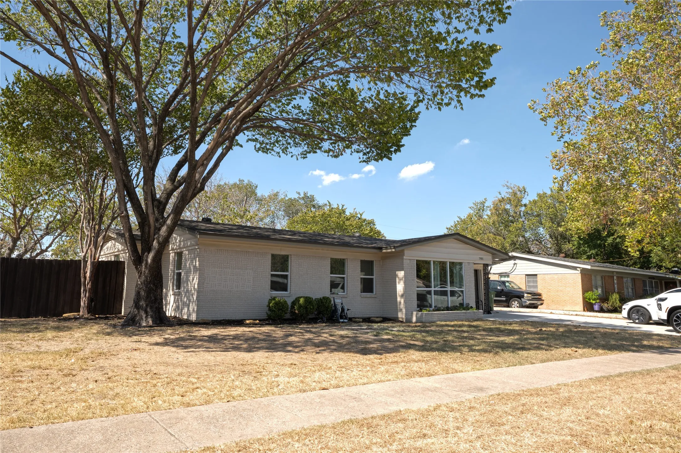 Single Family Residence For Sale in Tarrant County , 7901 Laura Street, North Richland Hills, Texas 76180, 3 Bedroom, 2 Bathroom, 1 Garage spaces, 1,536 Sqft, built in 1955, mls#21399703, Real Estate Agent in North Richland Hills, Homes For Sale in Tarrant county, Homes For Sale in North Richland Hills, Realtor in North Richland Hills Texas, Real Estate Brokerage Independent Realty Texas, Luminita Cordes Realtor