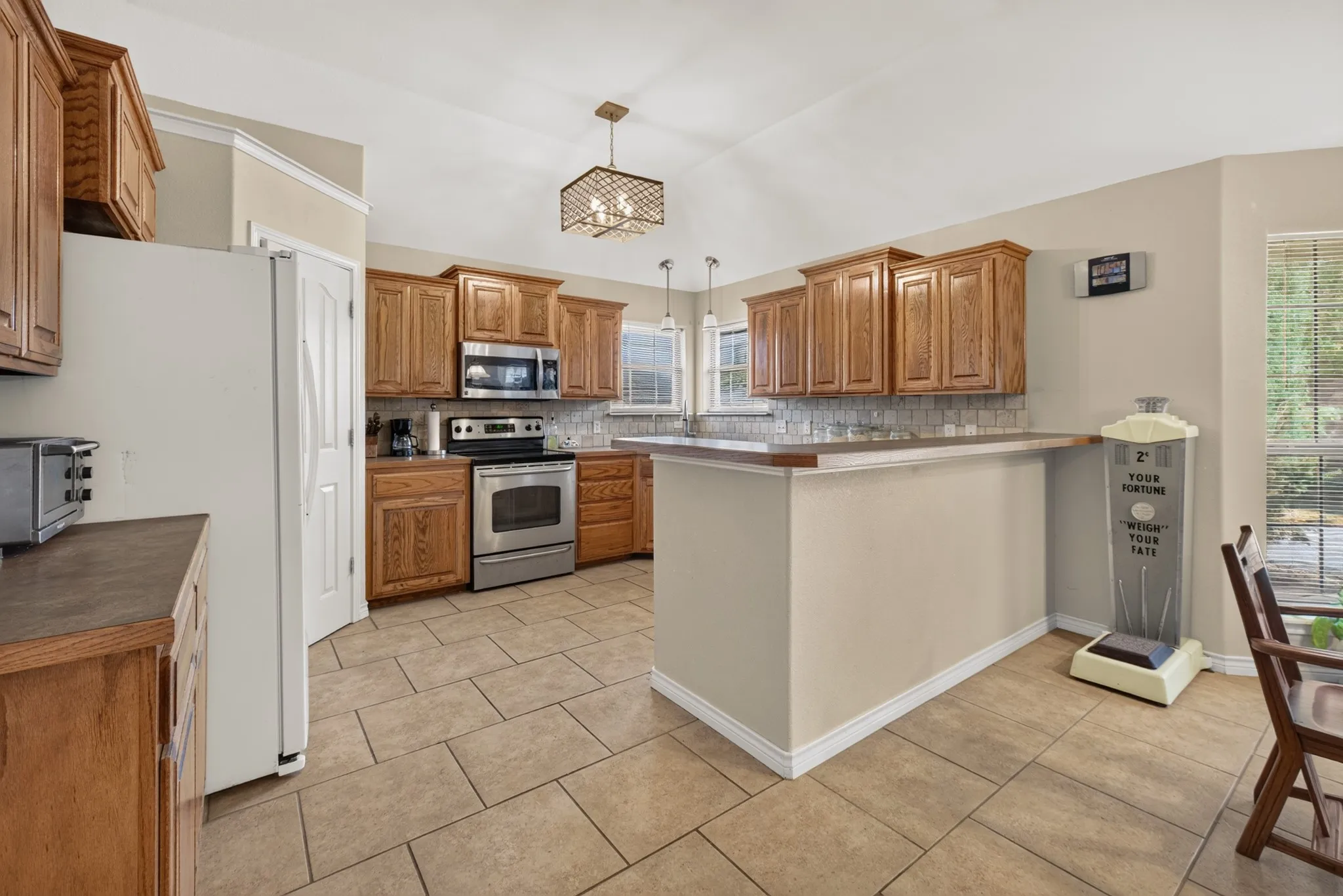 Single Family Residence For Sale in Taylor County , 7033 Waterway Lane, Abilene, Texas 79606, 3 Bedroom, 2 Bathroom, 2 Garage spaces, 1,919 Sqft, built in 2006, mls#21400069, Real Estate Agent in Abilene, Homes For Sale in Taylor county, Homes For Sale in Abilene, Realtor in Abilene Texas, Real Estate Brokerage Independent Realty Texas, Luminita Cordes Realtor