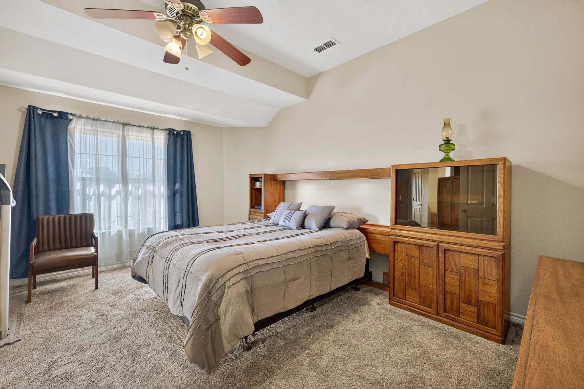 Single Family Residence For Sale in Taylor County , 7033 Waterway Lane, Abilene, Texas 79606, 3 Bedroom, 2 Bathroom, 2 Garage spaces, 1,919 Sqft, built in 2006, mls#21400069, Real Estate Agent in Abilene, Homes For Sale in Taylor county, Homes For Sale in Abilene, Realtor in Abilene Texas, Real Estate Brokerage Independent Realty Texas, Luminita Cordes Realtor