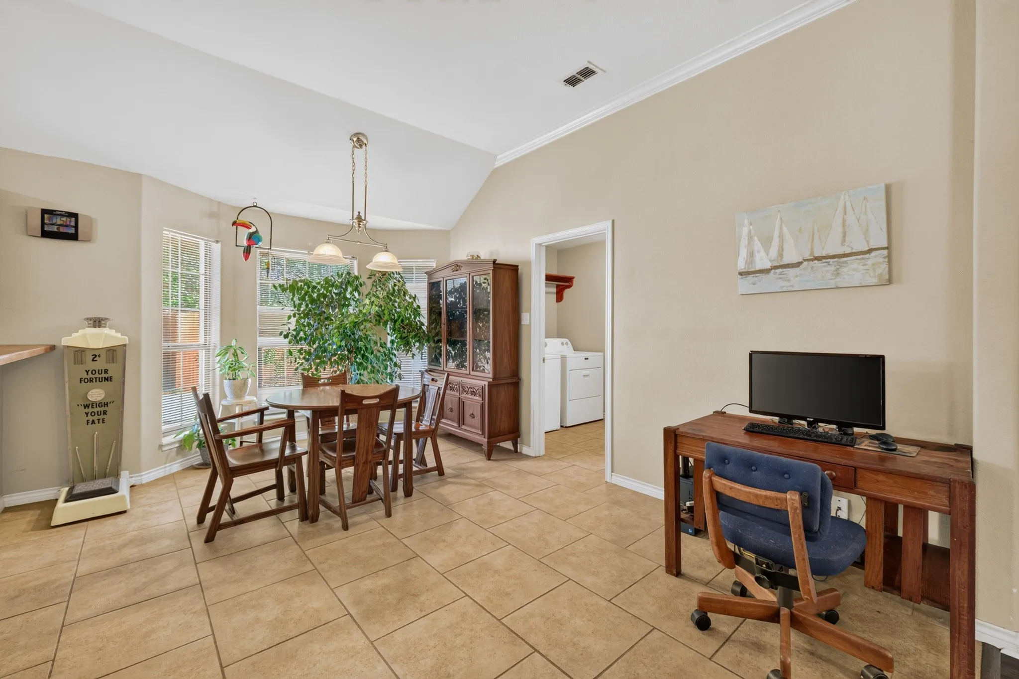 Single Family Residence For Sale in Taylor County , 7033 Waterway Lane, Abilene, Texas 79606, 3 Bedroom, 2 Bathroom, 2 Garage spaces, 1,919 Sqft, built in 2006, mls#21400069, Real Estate Agent in Abilene, Homes For Sale in Taylor county, Homes For Sale in Abilene, Realtor in Abilene Texas, Real Estate Brokerage Independent Realty Texas, Luminita Cordes Realtor