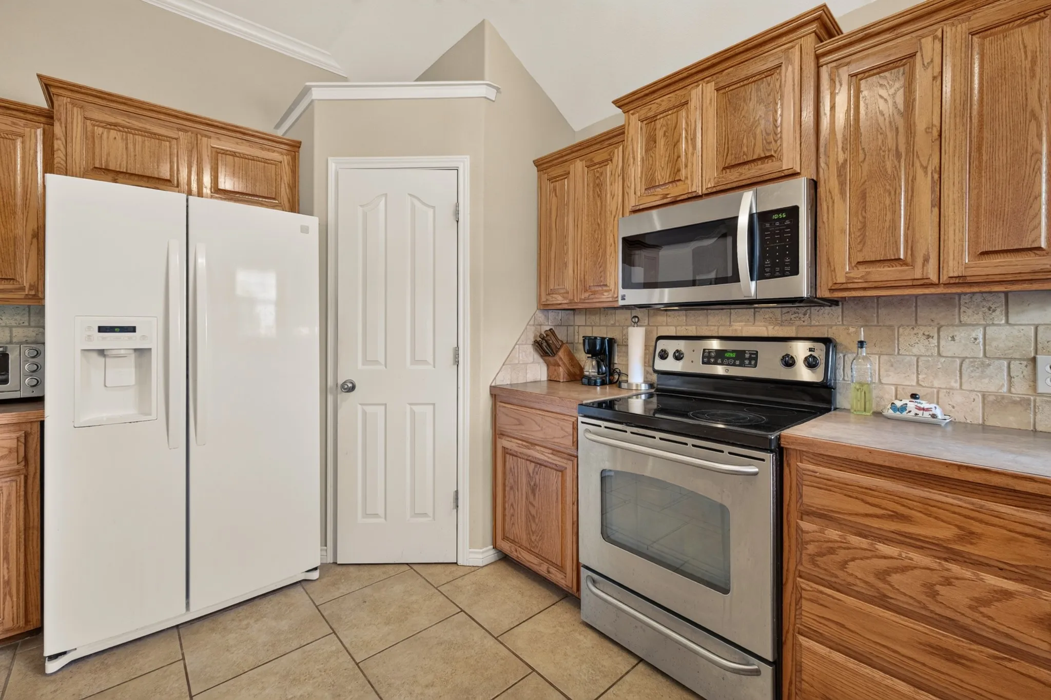 Single Family Residence For Sale in Taylor County , 7033 Waterway Lane, Abilene, Texas 79606, 3 Bedroom, 2 Bathroom, 2 Garage spaces, 1,919 Sqft, built in 2006, mls#21400069, Real Estate Agent in Abilene, Homes For Sale in Taylor county, Homes For Sale in Abilene, Realtor in Abilene Texas, Real Estate Brokerage Independent Realty Texas, Luminita Cordes Realtor