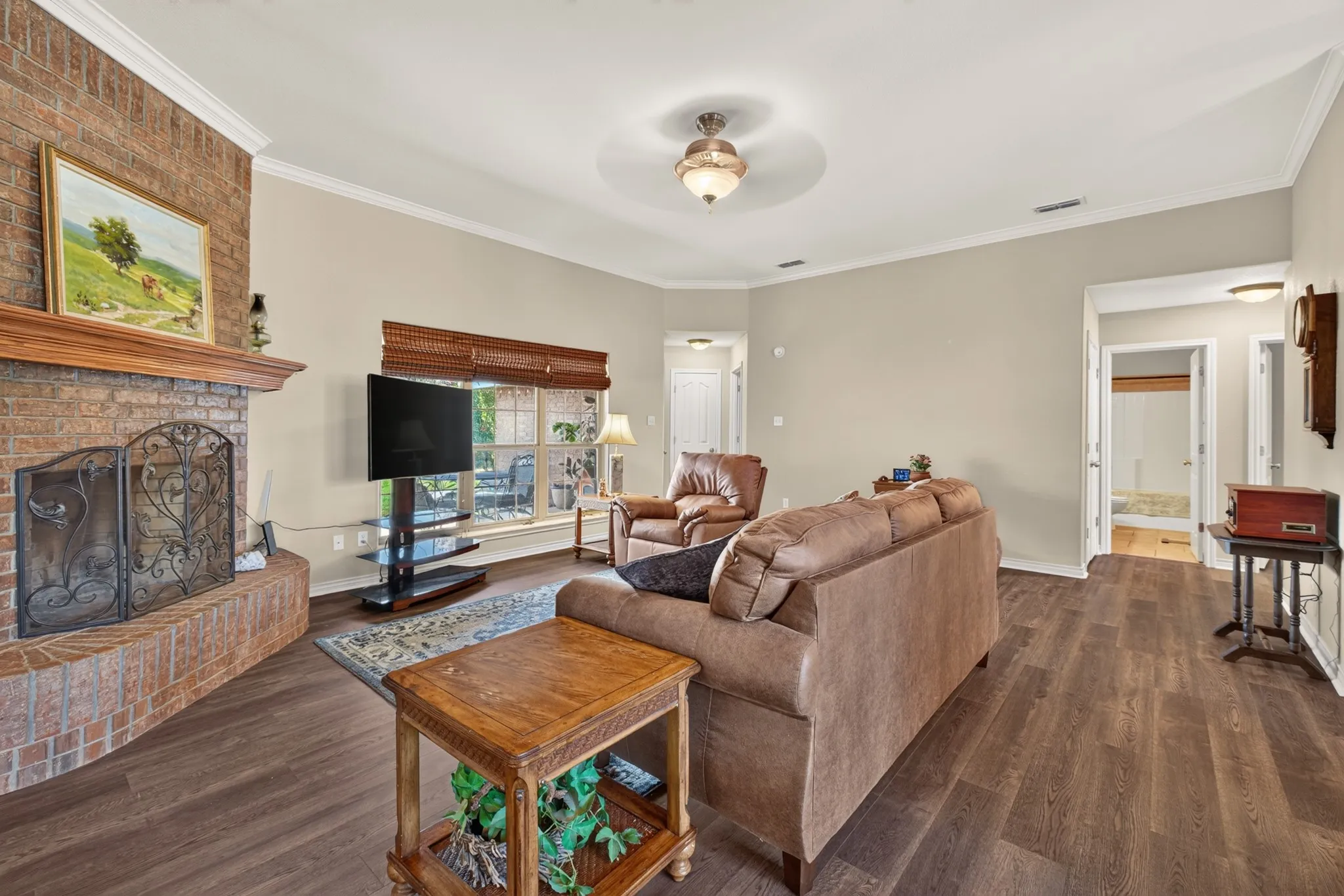 Single Family Residence For Sale in Taylor County , 7033 Waterway Lane, Abilene, Texas 79606, 3 Bedroom, 2 Bathroom, 2 Garage spaces, 1,919 Sqft, built in 2006, mls#21400069, Real Estate Agent in Abilene, Homes For Sale in Taylor county, Homes For Sale in Abilene, Realtor in Abilene Texas, Real Estate Brokerage Independent Realty Texas, Luminita Cordes Realtor