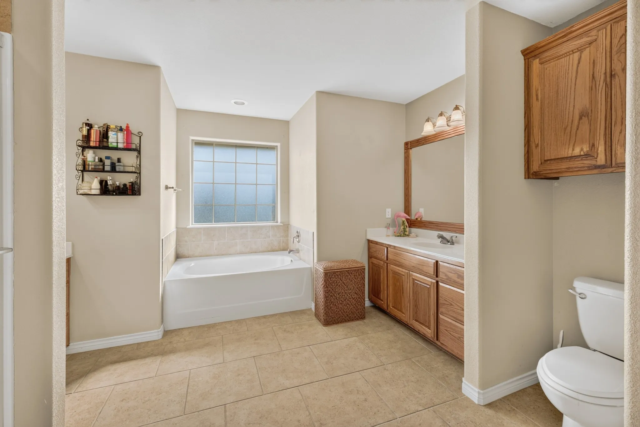 Single Family Residence For Sale in Taylor County , 7033 Waterway Lane, Abilene, Texas 79606, 3 Bedroom, 2 Bathroom, 2 Garage spaces, 1,919 Sqft, built in 2006, mls#21400069, Real Estate Agent in Abilene, Homes For Sale in Taylor county, Homes For Sale in Abilene, Realtor in Abilene Texas, Real Estate Brokerage Independent Realty Texas, Luminita Cordes Realtor