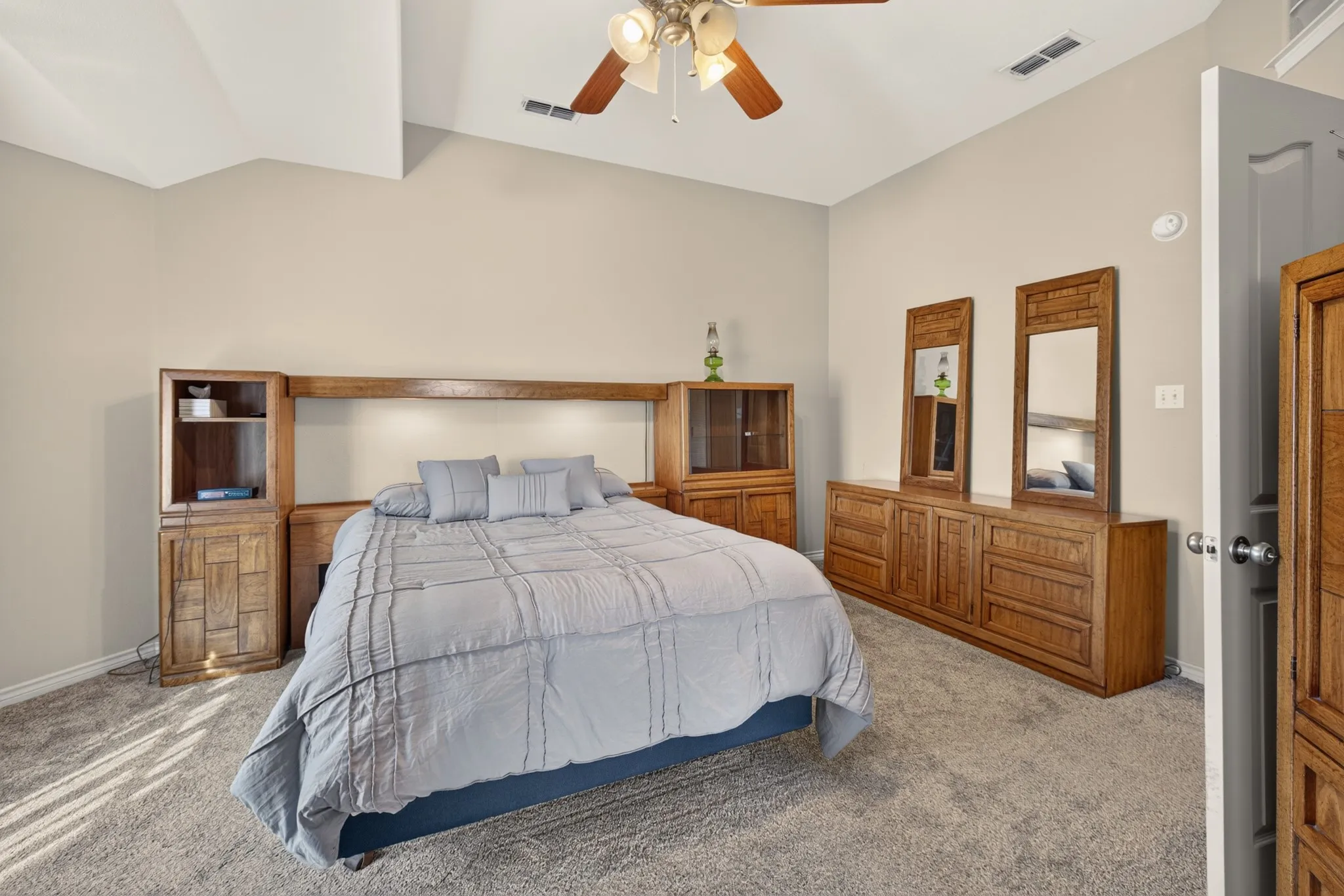 Single Family Residence For Sale in Taylor County , 7033 Waterway Lane, Abilene, Texas 79606, 3 Bedroom, 2 Bathroom, 2 Garage spaces, 1,919 Sqft, built in 2006, mls#21400069, Real Estate Agent in Abilene, Homes For Sale in Taylor county, Homes For Sale in Abilene, Realtor in Abilene Texas, Real Estate Brokerage Independent Realty Texas, Luminita Cordes Realtor