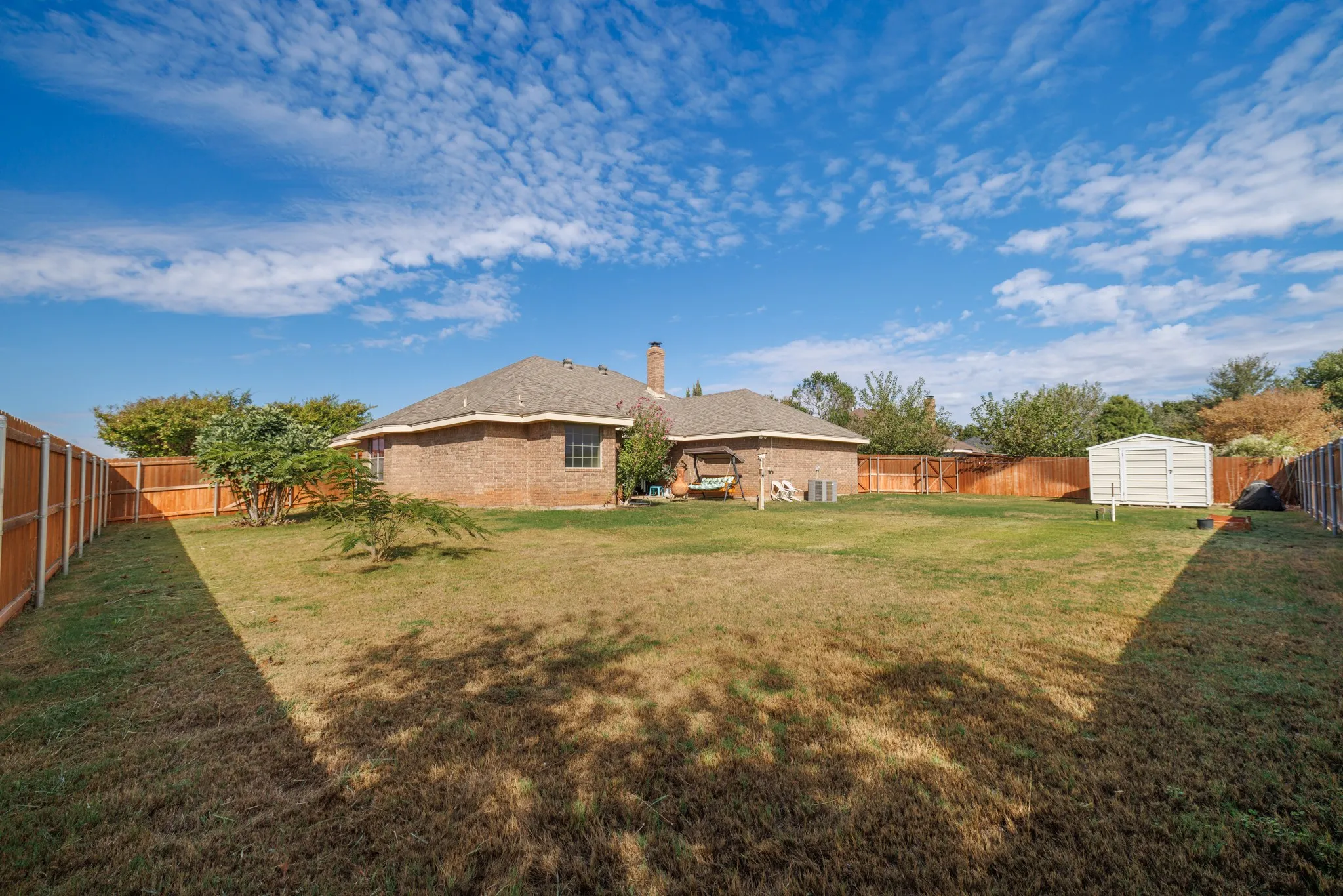 Single Family Residence For Sale in Taylor County , 7033 Waterway Lane, Abilene, Texas 79606, 3 Bedroom, 2 Bathroom, 2 Garage spaces, 1,919 Sqft, built in 2006, mls#21400069, Real Estate Agent in Abilene, Homes For Sale in Taylor county, Homes For Sale in Abilene, Realtor in Abilene Texas, Real Estate Brokerage Independent Realty Texas, Luminita Cordes Realtor