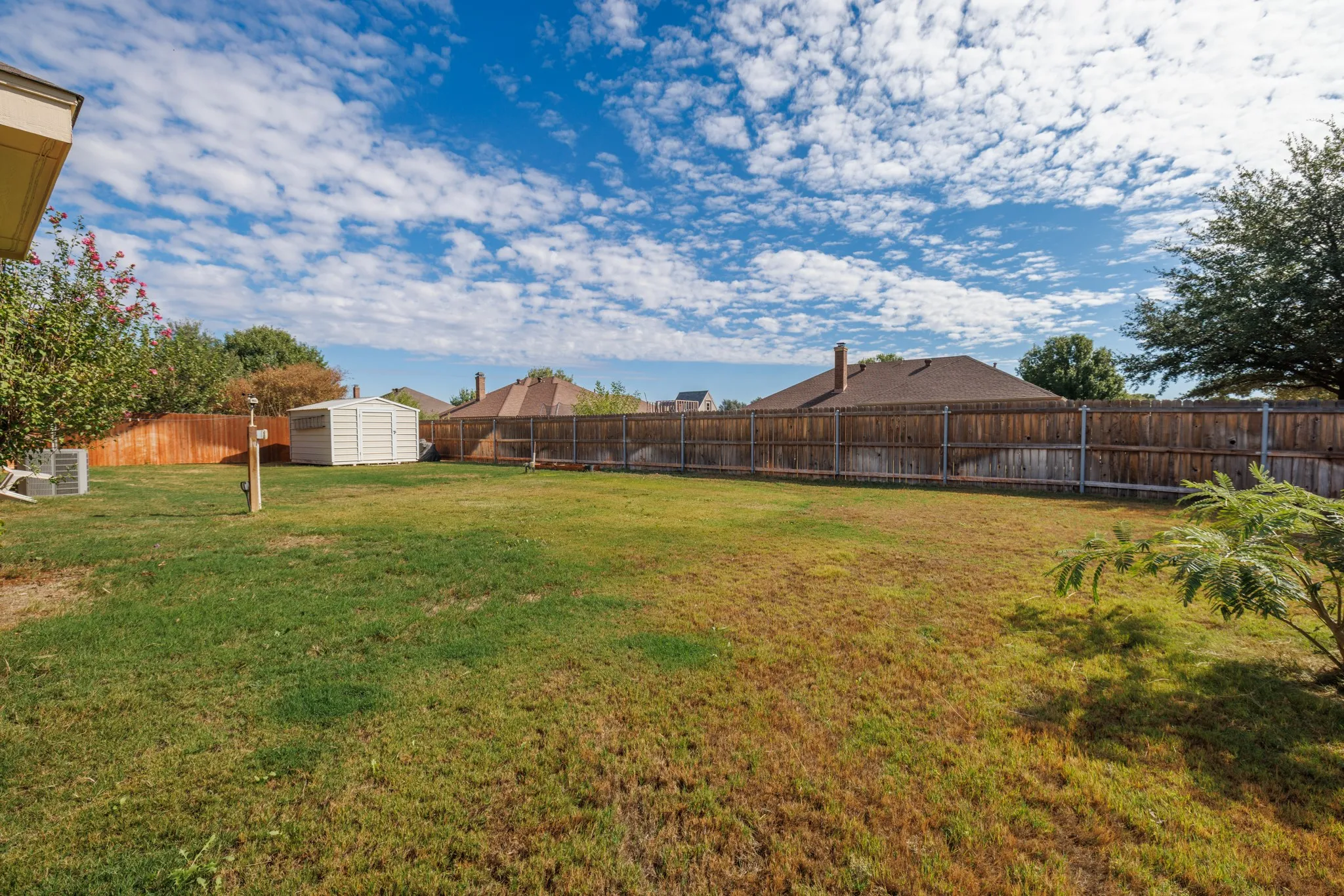 Single Family Residence For Sale in Taylor County , 7033 Waterway Lane, Abilene, Texas 79606, 3 Bedroom, 2 Bathroom, 2 Garage spaces, 1,919 Sqft, built in 2006, mls#21400069, Real Estate Agent in Abilene, Homes For Sale in Taylor county, Homes For Sale in Abilene, Realtor in Abilene Texas, Real Estate Brokerage Independent Realty Texas, Luminita Cordes Realtor