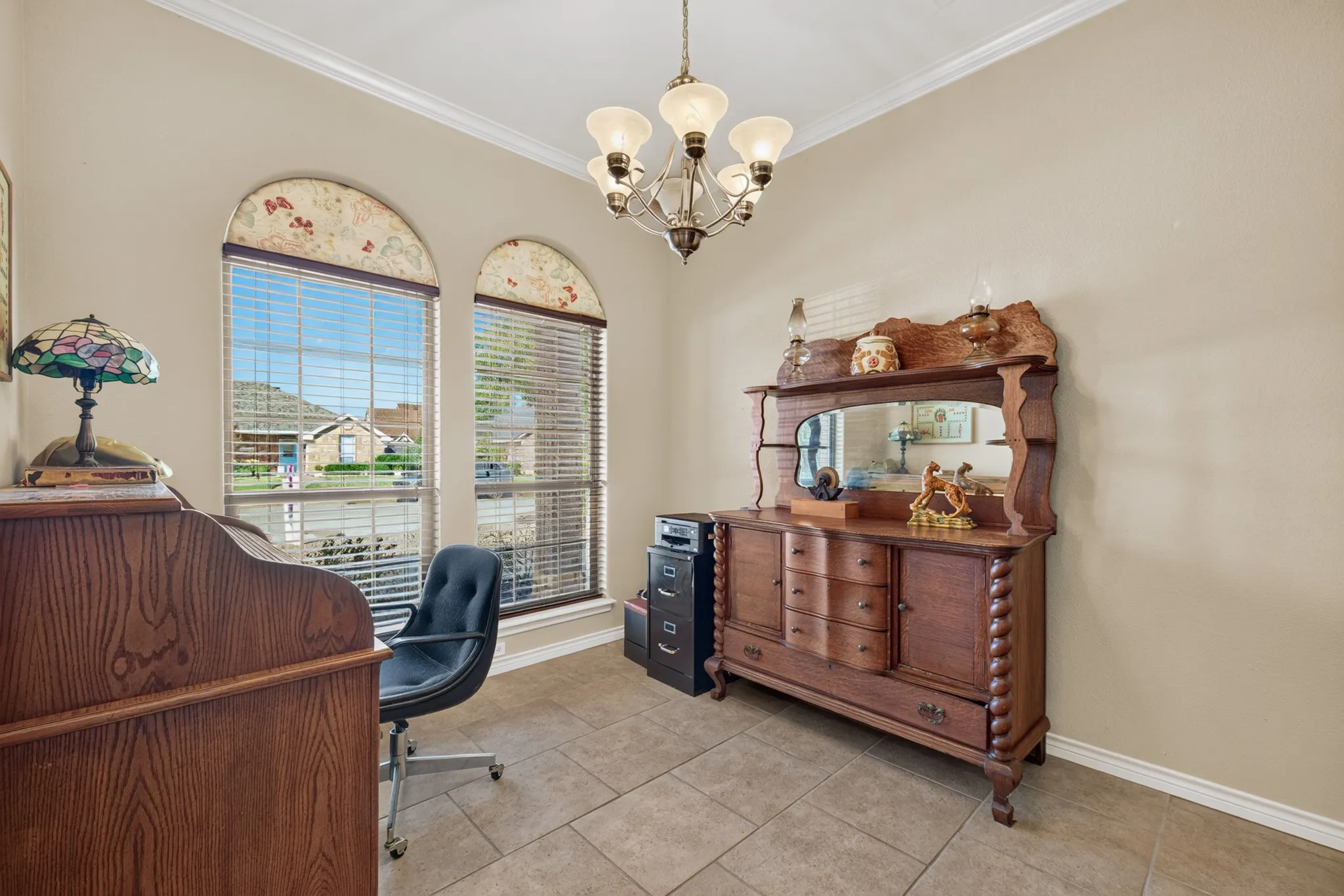 Single Family Residence For Sale in Taylor County , 7033 Waterway Lane, Abilene, Texas 79606, 3 Bedroom, 2 Bathroom, 2 Garage spaces, 1,919 Sqft, built in 2006, mls#21400069, Real Estate Agent in Abilene, Homes For Sale in Taylor county, Homes For Sale in Abilene, Realtor in Abilene Texas, Real Estate Brokerage Independent Realty Texas, Luminita Cordes Realtor