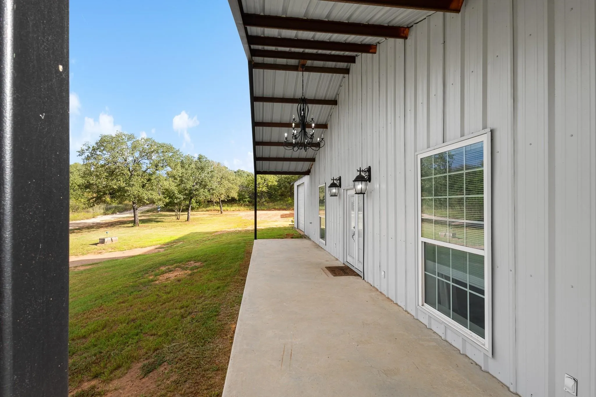 Single Family Residence For Sale in Montague County , 335 Ponderosa Street, Bowie, Texas 76230, 2 Bedroom, 2 Bathroom, 1 Garage spaces, 1,760 Sqft, built in 2022, mls#21367717, Real Estate Agent in Bowie, Homes For Sale in Montague county, Homes For Sale in Bowie, Realtor in Bowie Texas, Real Estate Brokerage Independent Realty Texas, Luminita Cordes Realtor
