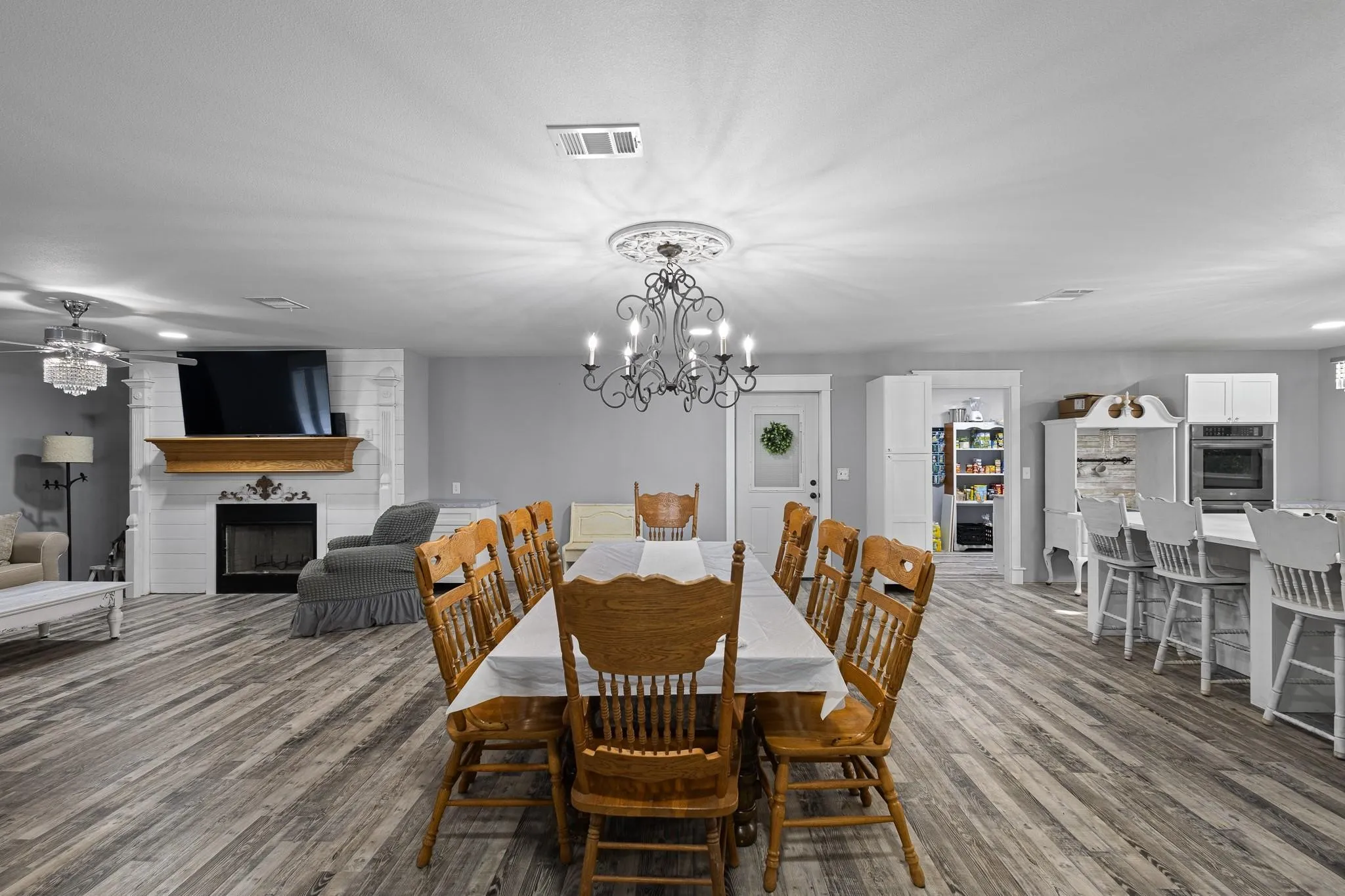 Single Family Residence For Sale in Montague County , 335 Ponderosa Street, Bowie, Texas 76230, 2 Bedroom, 2 Bathroom, 1 Garage spaces, 1,760 Sqft, built in 2022, mls#21367717, Real Estate Agent in Bowie, Homes For Sale in Montague county, Homes For Sale in Bowie, Realtor in Bowie Texas, Real Estate Brokerage Independent Realty Texas, Luminita Cordes Realtor