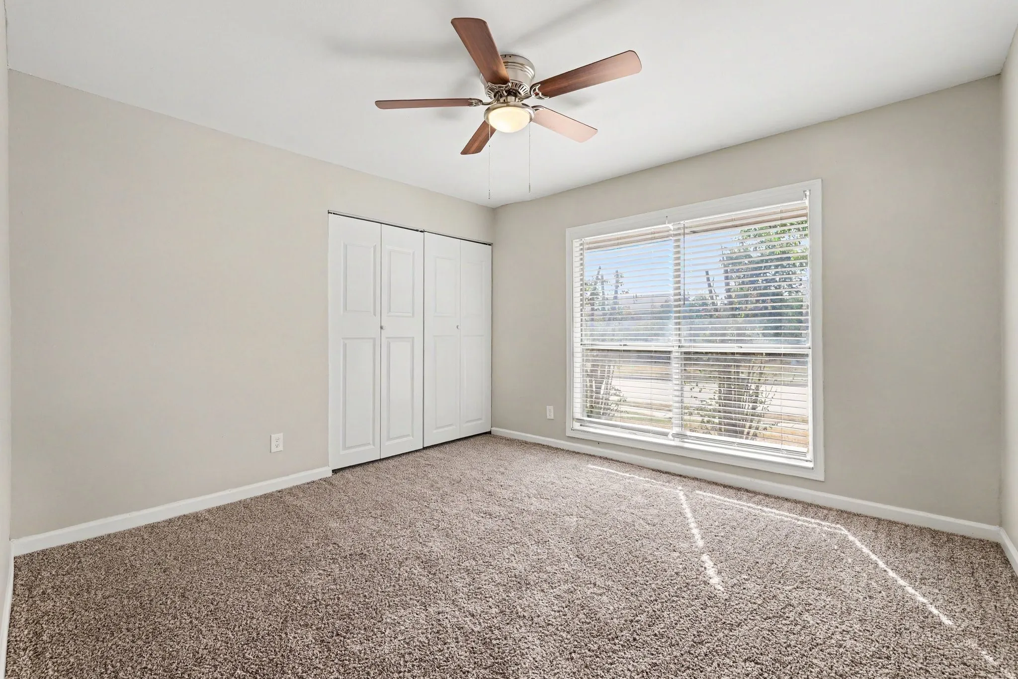 Single Family Residence For Sale in Denton County , 3704 Standridge Drive, Carrollton, Texas 75007, 3 Bedroom, 2 Bathroom, 2 Garage spaces, 2,111 Sqft, built in 1978, mls#21400336, Real Estate Agent in Carrollton, Homes For Sale in Denton county, Homes For Sale in Carrollton, Realtor in Carrollton Texas, Real Estate Brokerage Independent Realty Texas, Luminita Cordes Realtor