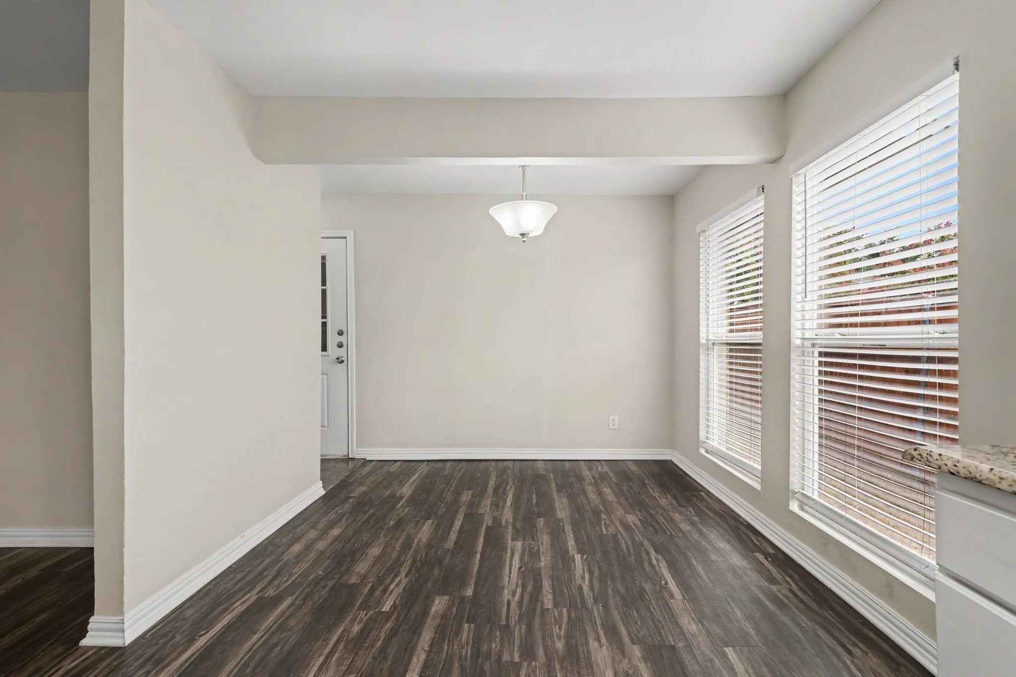 Single Family Residence For Sale in Denton County , 3704 Standridge Drive, Carrollton, Texas 75007, 3 Bedroom, 2 Bathroom, 2 Garage spaces, 2,111 Sqft, built in 1978, mls#21400336, Real Estate Agent in Carrollton, Homes For Sale in Denton county, Homes For Sale in Carrollton, Realtor in Carrollton Texas, Real Estate Brokerage Independent Realty Texas, Luminita Cordes Realtor