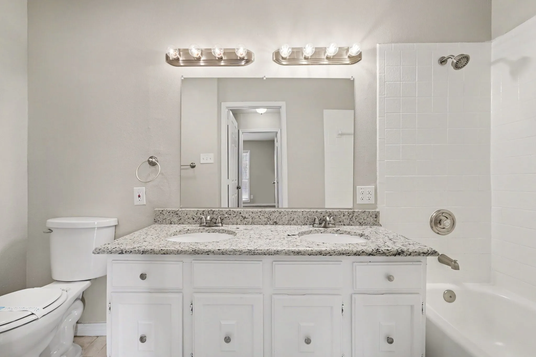 Single Family Residence For Sale in Denton County , 3704 Standridge Drive, Carrollton, Texas 75007, 3 Bedroom, 2 Bathroom, 2 Garage spaces, 2,111 Sqft, built in 1978, mls#21400336, Real Estate Agent in Carrollton, Homes For Sale in Denton county, Homes For Sale in Carrollton, Realtor in Carrollton Texas, Real Estate Brokerage Independent Realty Texas, Luminita Cordes Realtor