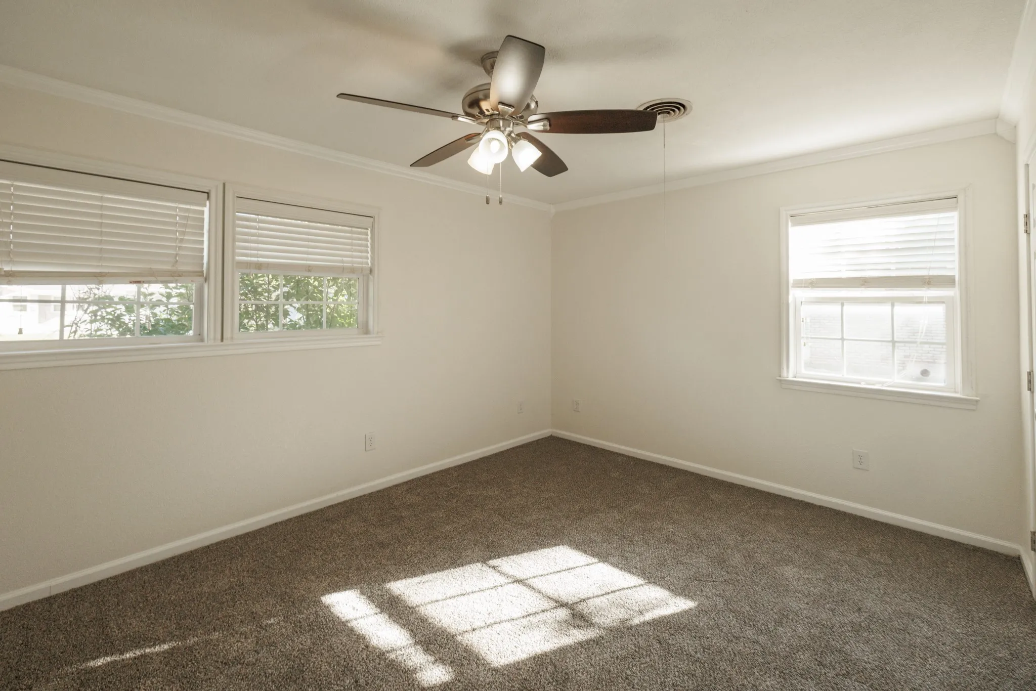 Single Family Residence For Sale in Taylor County , 3181 Columbia Drive, Abilene, Texas 79605, 3 Bedroom, 2 Bathroom, 1 Garage spaces, 1,400 Sqft, built in 1957, mls#21393070, Real Estate Agent in Abilene, Homes For Sale in Taylor county, Homes For Sale in Abilene, Realtor in Abilene Texas, Real Estate Brokerage Independent Realty Texas, Luminita Cordes Realtor