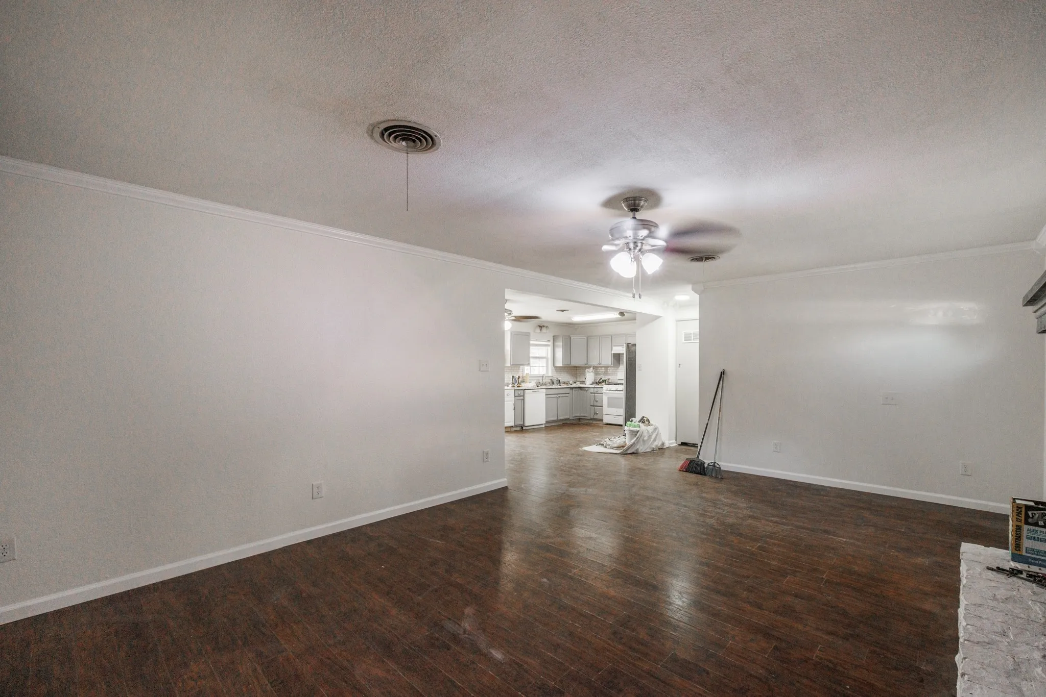 Single Family Residence For Sale in Taylor County , 3181 Columbia Drive, Abilene, Texas 79605, 3 Bedroom, 2 Bathroom, 1 Garage spaces, 1,400 Sqft, built in 1957, mls#21393070, Real Estate Agent in Abilene, Homes For Sale in Taylor county, Homes For Sale in Abilene, Realtor in Abilene Texas, Real Estate Brokerage Independent Realty Texas, Luminita Cordes Realtor