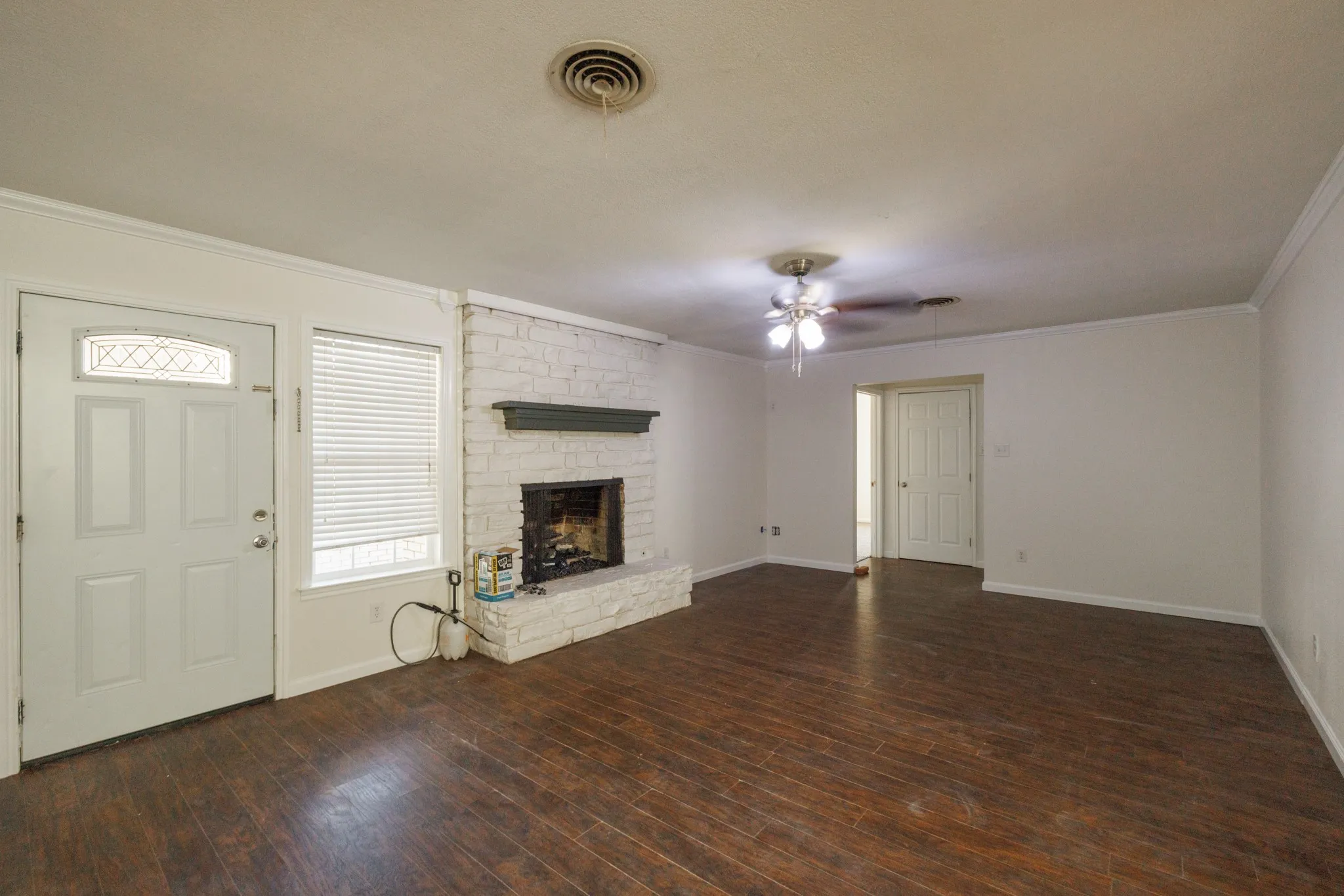 Single Family Residence For Sale in Taylor County , 3181 Columbia Drive, Abilene, Texas 79605, 3 Bedroom, 2 Bathroom, 1 Garage spaces, 1,400 Sqft, built in 1957, mls#21393070, Real Estate Agent in Abilene, Homes For Sale in Taylor county, Homes For Sale in Abilene, Realtor in Abilene Texas, Real Estate Brokerage Independent Realty Texas, Luminita Cordes Realtor