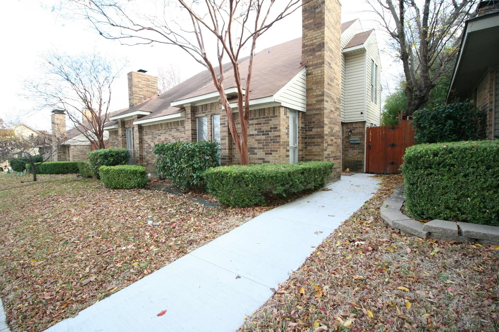 Duplex For Rent in Dallas County , 2064 Embassy Way, Carrollton, Texas 75006, 2 Bedroom, 2 Bathroom, Garage spaces, 1,344 Sqft, built in 1981, mls#21400589, Real Estate Agent in Carrollton, Homes For Rent in Dallas county, Homes For Rent in Carrollton, Realtor in Carrollton Texas, Real Estate Brokerage Independent Realty Texas, Luminita Cordes Realtor