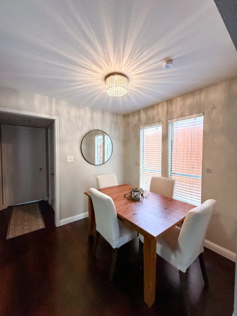 Duplex For Rent in Dallas County , 2064 Embassy Way, Carrollton, Texas 75006, 2 Bedroom, 2 Bathroom, Garage spaces, 1,344 Sqft, built in 1981, mls#21400589, Real Estate Agent in Carrollton, Homes For Rent in Dallas county, Homes For Rent in Carrollton, Realtor in Carrollton Texas, Real Estate Brokerage Independent Realty Texas, Luminita Cordes Realtor