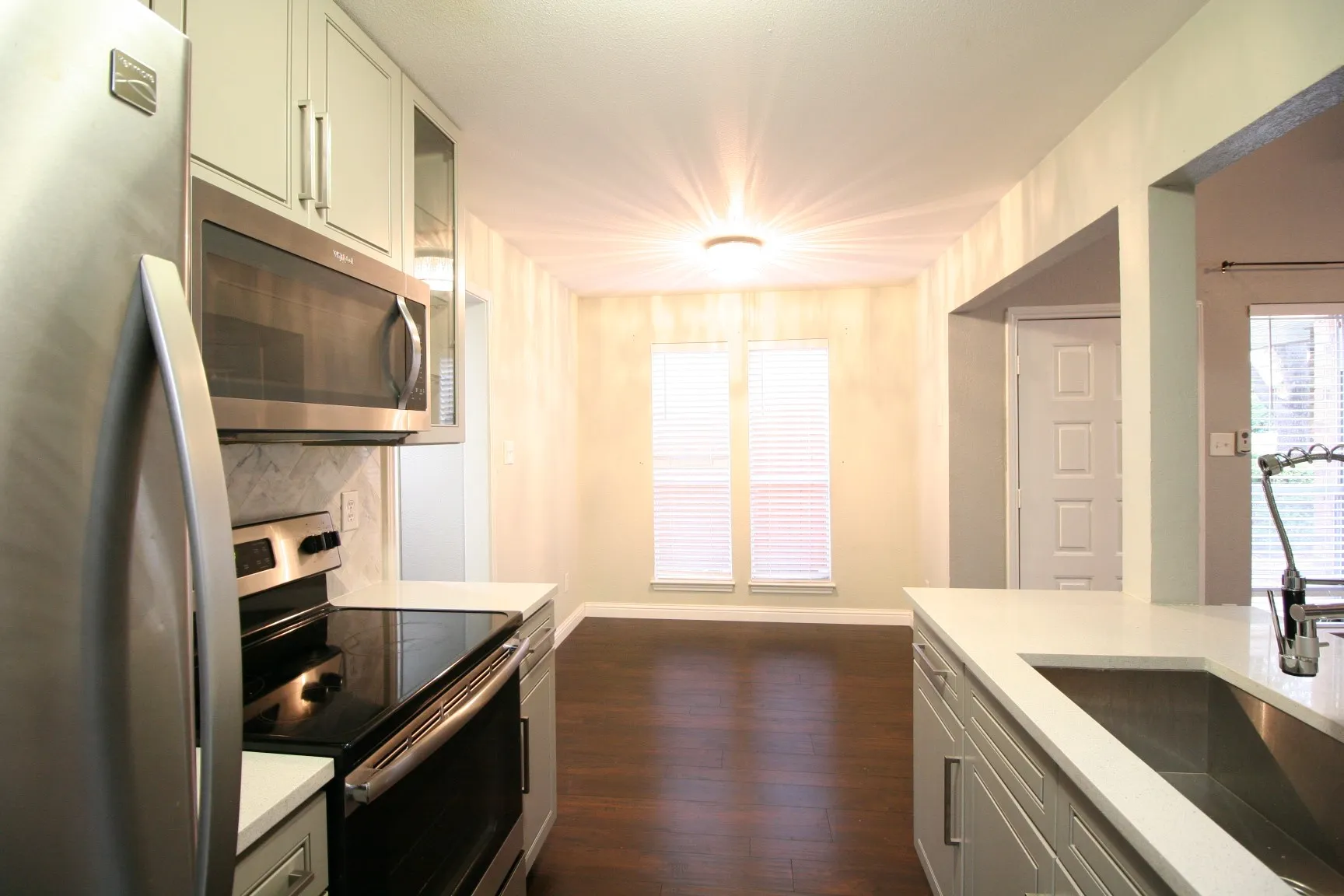 Duplex For Rent in Dallas County , 2064 Embassy Way, Carrollton, Texas 75006, 2 Bedroom, 2 Bathroom, Garage spaces, 1,344 Sqft, built in 1981, mls#21400589, Real Estate Agent in Carrollton, Homes For Rent in Dallas county, Homes For Rent in Carrollton, Realtor in Carrollton Texas, Real Estate Brokerage Independent Realty Texas, Luminita Cordes Realtor
