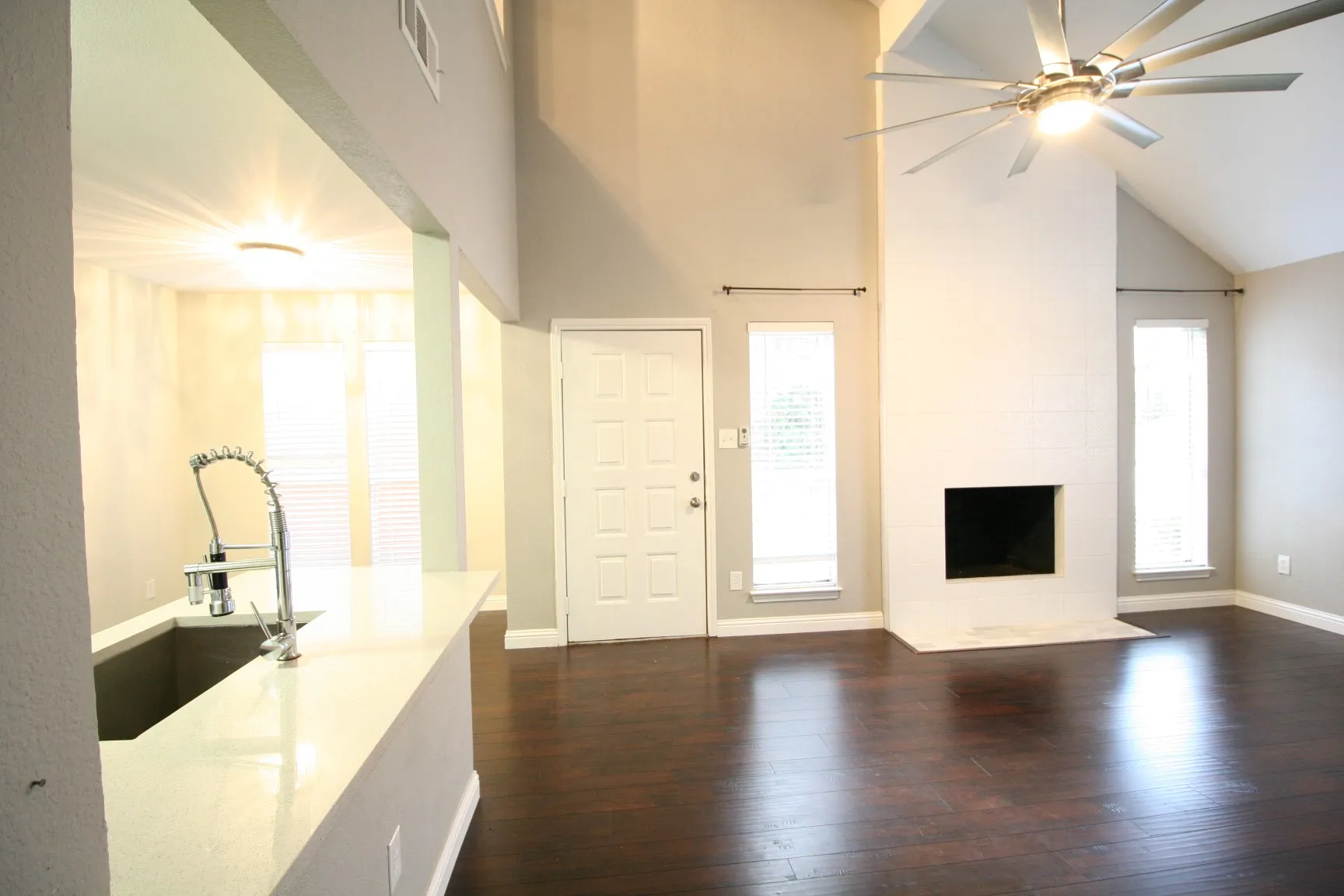 Duplex For Rent in Dallas County , 2064 Embassy Way, Carrollton, Texas 75006, 2 Bedroom, 2 Bathroom, Garage spaces, 1,344 Sqft, built in 1981, mls#21400589, Real Estate Agent in Carrollton, Homes For Rent in Dallas county, Homes For Rent in Carrollton, Realtor in Carrollton Texas, Real Estate Brokerage Independent Realty Texas, Luminita Cordes Realtor