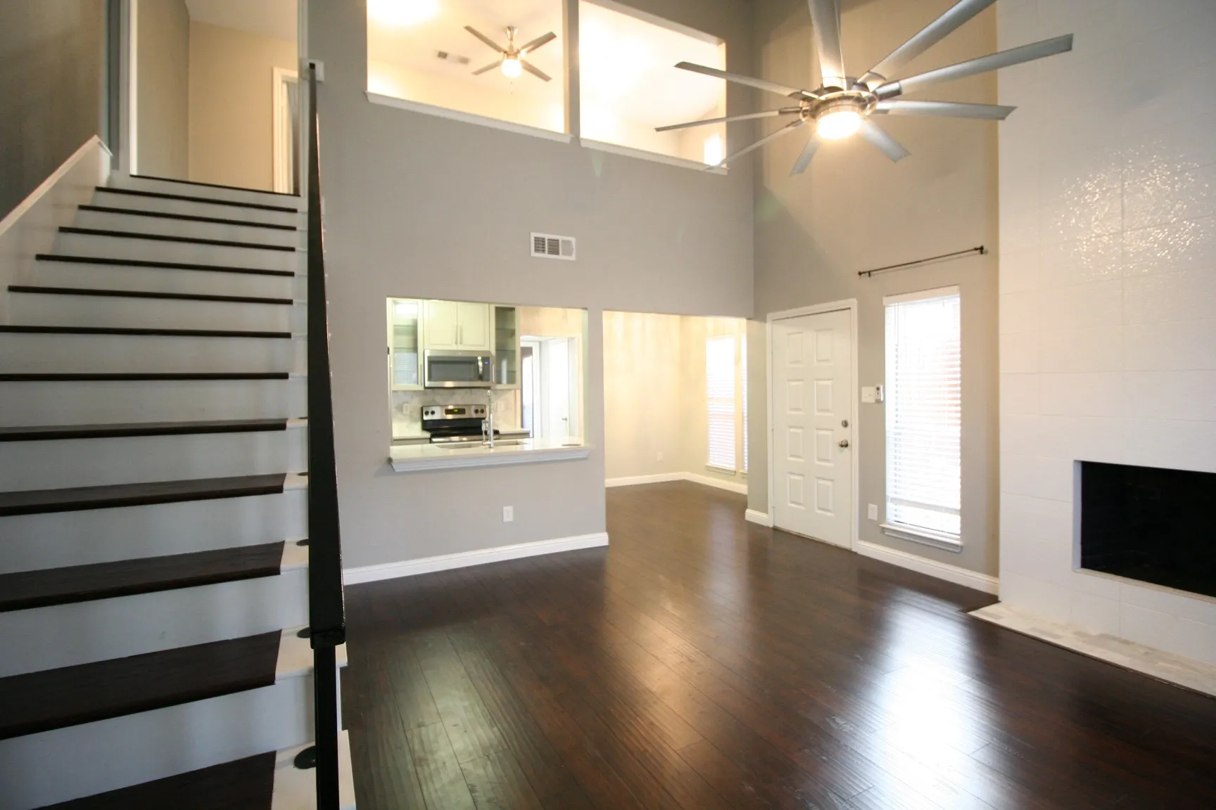 Duplex For Rent in Dallas County , 2064 Embassy Way, Carrollton, Texas 75006, 2 Bedroom, 2 Bathroom, Garage spaces, 1,344 Sqft, built in 1981, mls#21400589, Real Estate Agent in Carrollton, Homes For Rent in Dallas county, Homes For Rent in Carrollton, Realtor in Carrollton Texas, Real Estate Brokerage Independent Realty Texas, Luminita Cordes Realtor