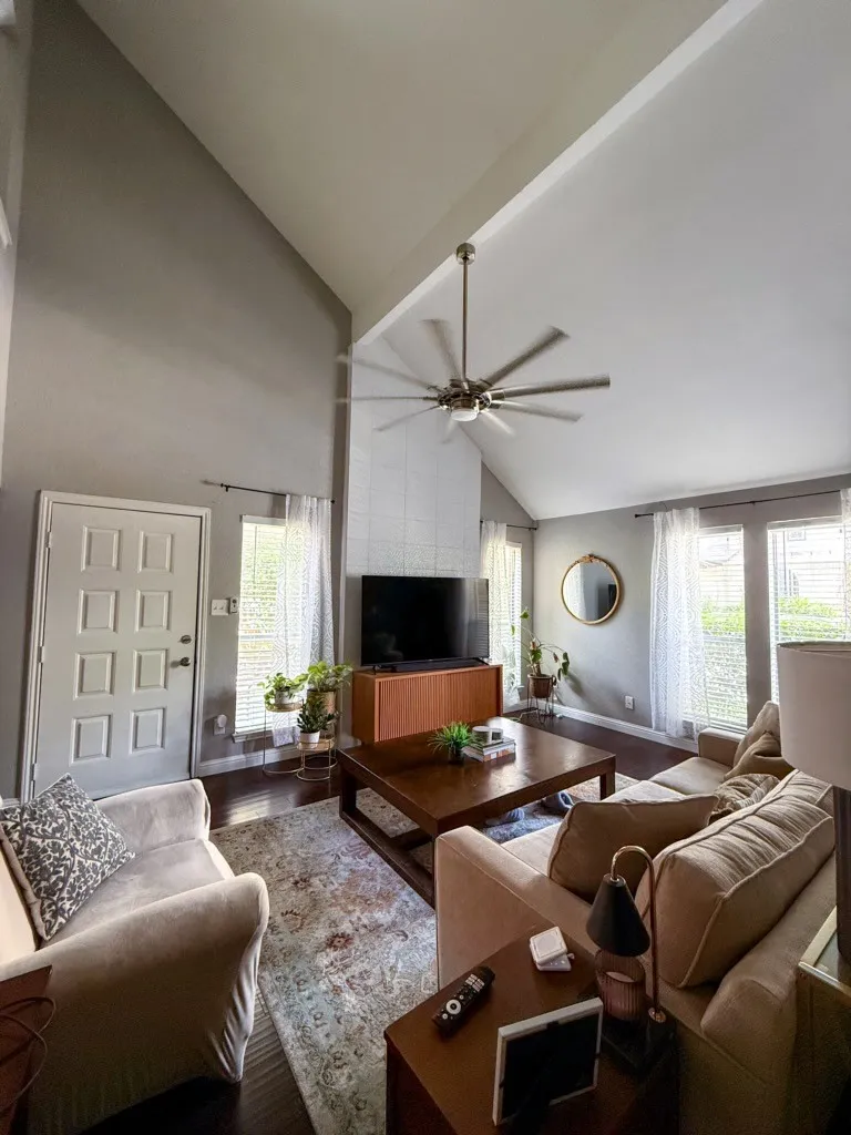 Duplex For Rent in Dallas County , 2064 Embassy Way, Carrollton, Texas 75006, 2 Bedroom, 2 Bathroom, Garage spaces, 1,344 Sqft, built in 1981, mls#21400589, Real Estate Agent in Carrollton, Homes For Rent in Dallas county, Homes For Rent in Carrollton, Realtor in Carrollton Texas, Real Estate Brokerage Independent Realty Texas, Luminita Cordes Realtor