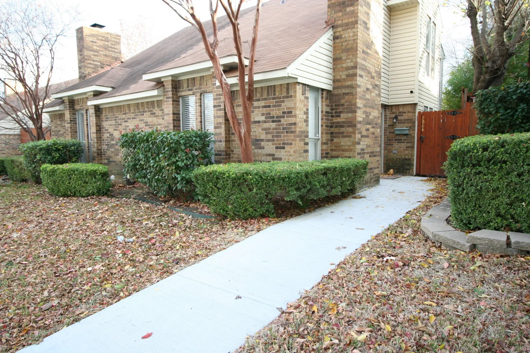 Duplex For Rent in Dallas County , 2064 Embassy Way, Carrollton, Texas 75006, 2 Bedroom, 2 Bathroom, Garage spaces, 1,344 Sqft, built in 1981, mls#21400589, Real Estate Agent in Carrollton, Homes For Rent in Dallas county, Homes For Rent in Carrollton, Realtor in Carrollton Texas, Real Estate Brokerage Independent Realty Texas, Luminita Cordes Realtor