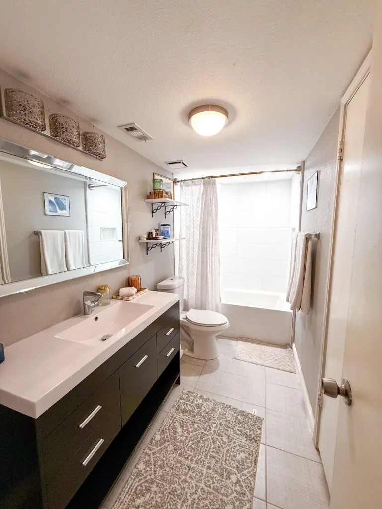 1st floor bathroom
