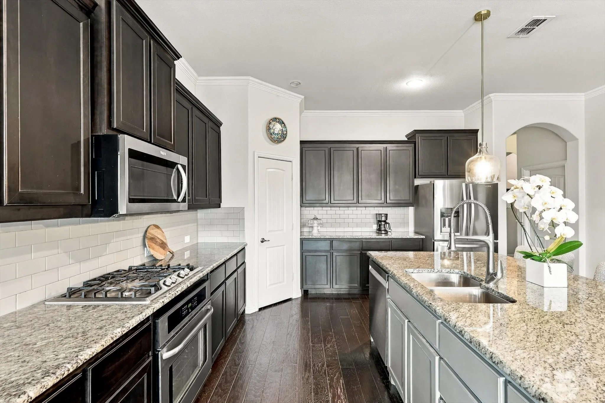 Single Family Residence For Sale in Denton County , 2027 San Marino Lane, Lewisville, Texas 75077, 3 Bedroom, 2 Bathroom, 2 Garage spaces, 2,040 Sqft, built in 2016, mls#21394099, Real Estate Agent in Lewisville, Homes For Sale in Denton county, Homes For Sale in Lewisville, Realtor in Lewisville Texas, Real Estate Brokerage Independent Realty Texas, Luminita Cordes Realtor