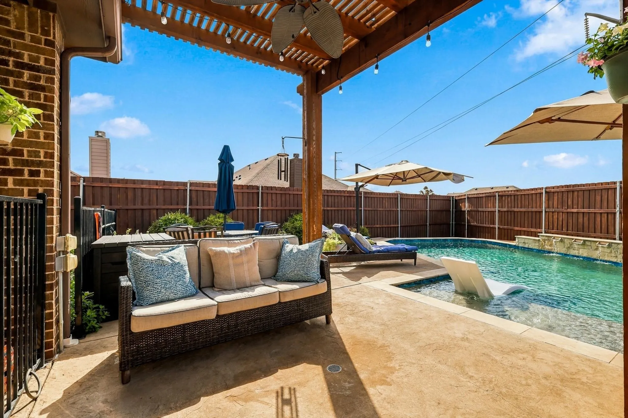 Single Family Residence For Sale in Denton County , 2027 San Marino Lane, Lewisville, Texas 75077, 3 Bedroom, 2 Bathroom, 2 Garage spaces, 2,040 Sqft, built in 2016, mls#21394099, Real Estate Agent in Lewisville, Homes For Sale in Denton county, Homes For Sale in Lewisville, Realtor in Lewisville Texas, Real Estate Brokerage Independent Realty Texas, Luminita Cordes Realtor