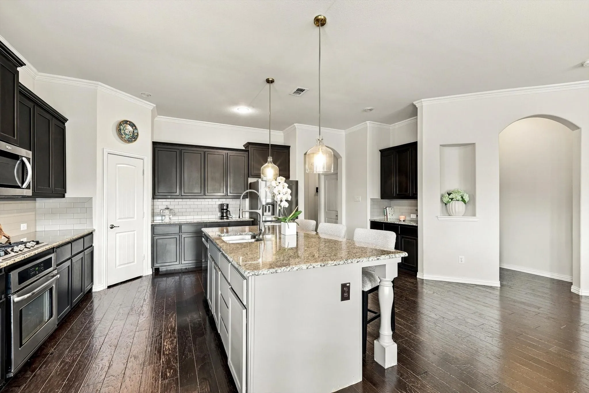 Single Family Residence For Sale in Denton County , 2027 San Marino Lane, Lewisville, Texas 75077, 3 Bedroom, 2 Bathroom, 2 Garage spaces, 2,040 Sqft, built in 2016, mls#21394099, Real Estate Agent in Lewisville, Homes For Sale in Denton county, Homes For Sale in Lewisville, Realtor in Lewisville Texas, Real Estate Brokerage Independent Realty Texas, Luminita Cordes Realtor