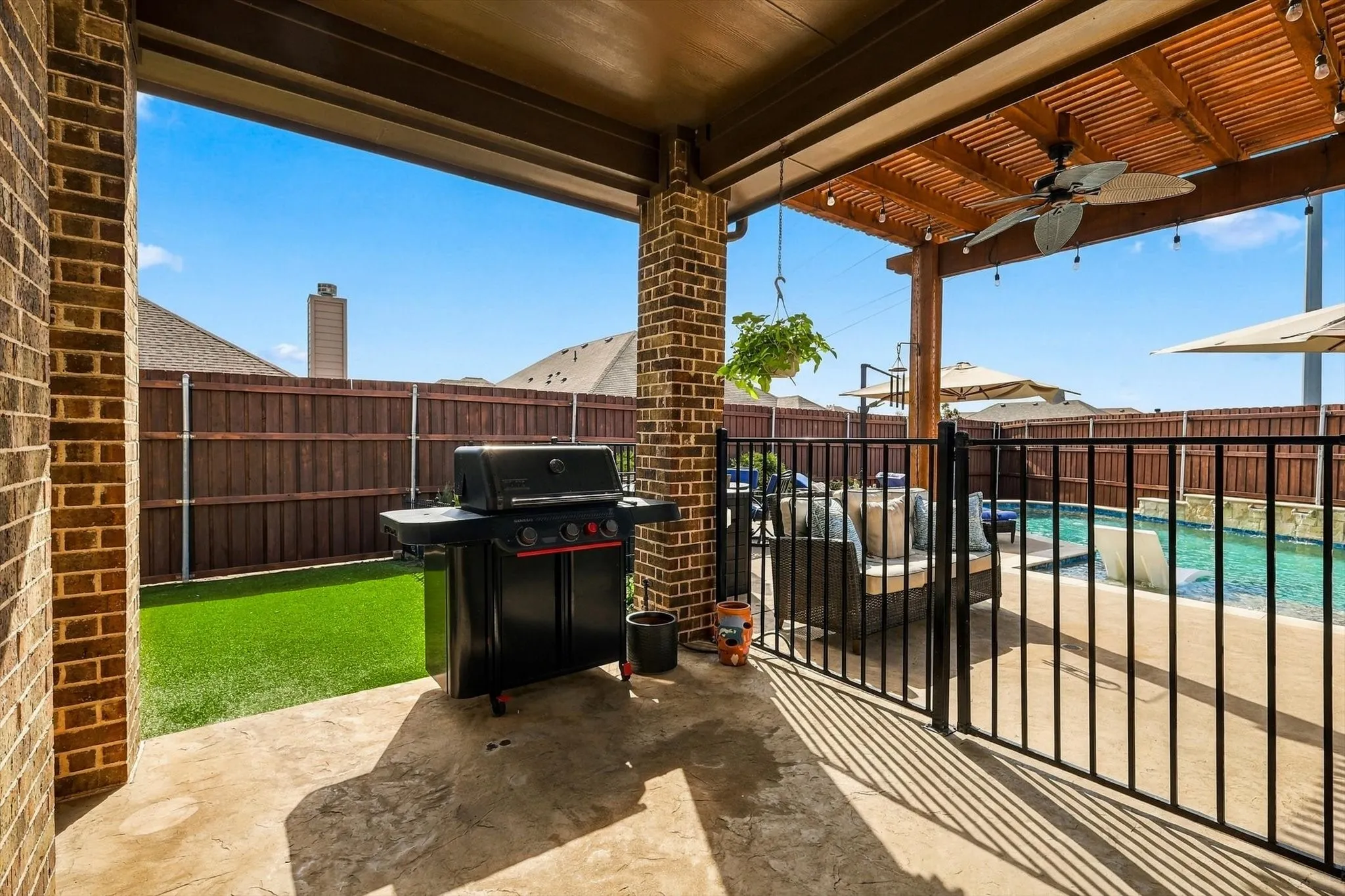 Single Family Residence For Sale in Denton County , 2027 San Marino Lane, Lewisville, Texas 75077, 3 Bedroom, 2 Bathroom, 2 Garage spaces, 2,040 Sqft, built in 2016, mls#21394099, Real Estate Agent in Lewisville, Homes For Sale in Denton county, Homes For Sale in Lewisville, Realtor in Lewisville Texas, Real Estate Brokerage Independent Realty Texas, Luminita Cordes Realtor