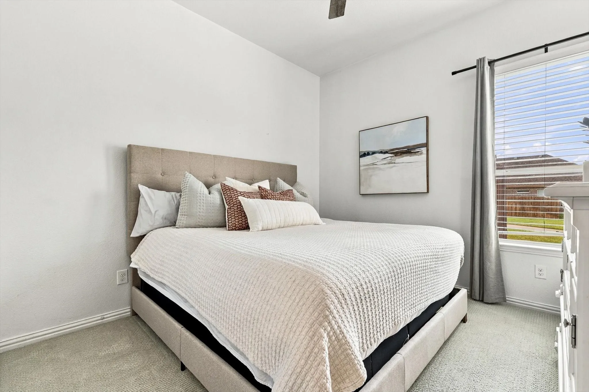 Single Family Residence For Sale in Denton County , 2027 San Marino Lane, Lewisville, Texas 75077, 3 Bedroom, 2 Bathroom, 2 Garage spaces, 2,040 Sqft, built in 2016, mls#21394099, Real Estate Agent in Lewisville, Homes For Sale in Denton county, Homes For Sale in Lewisville, Realtor in Lewisville Texas, Real Estate Brokerage Independent Realty Texas, Luminita Cordes Realtor