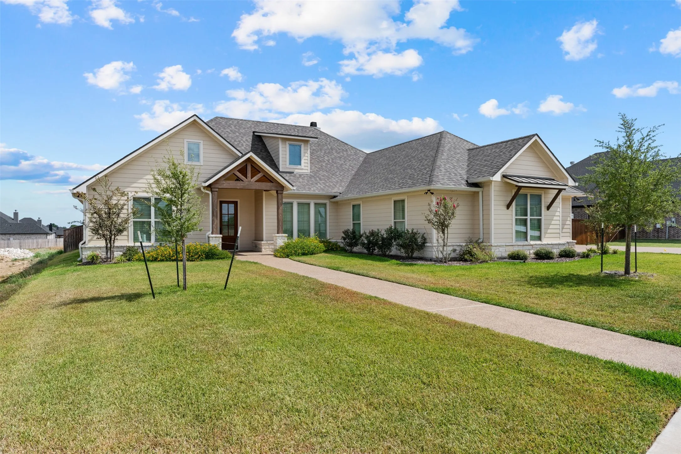 Single Family Residence For Sale in Mc Lennan County , 11003 Denali Drive, Woodway, Texas 76712, 4 Bedroom, 3 Bathroom, 3 Garage spaces, 3,081 Sqft, built in 2023, mls#21400442, Real Estate Agent in Woodway, Homes For Sale in Mc Lennan county, Homes For Sale in Woodway, Realtor in Woodway Texas, Real Estate Brokerage Independent Realty Texas, Luminita Cordes Realtor