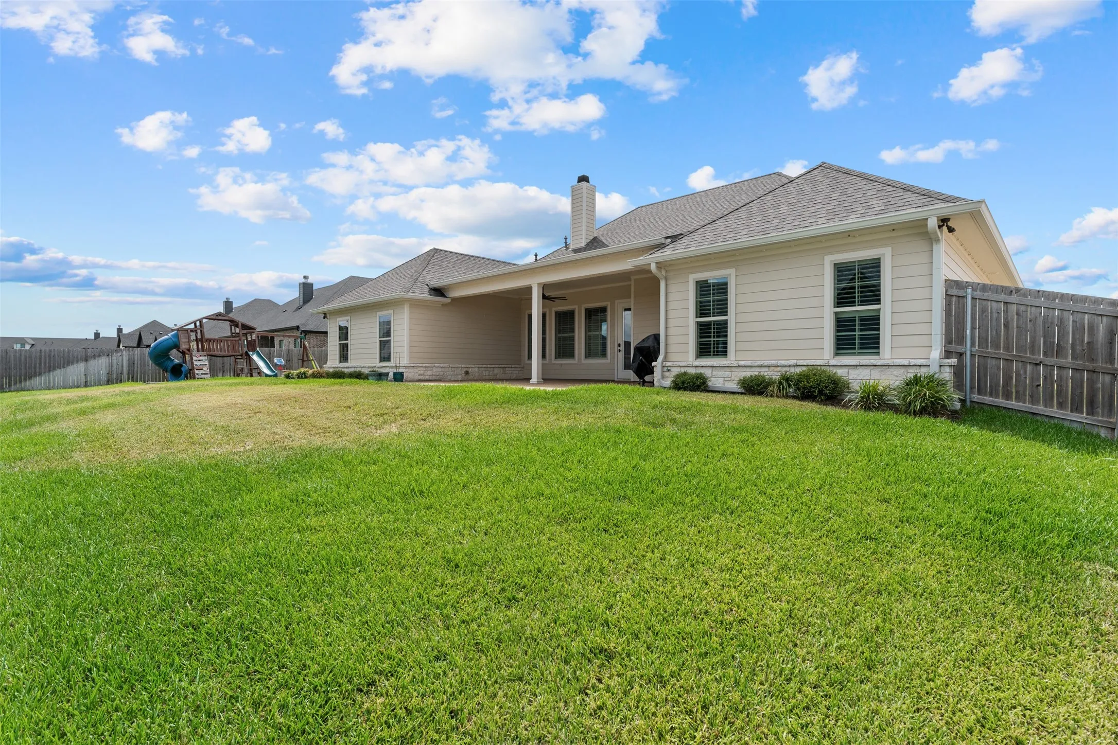 Single Family Residence For Sale in Mc Lennan County , 11003 Denali Drive, Woodway, Texas 76712, 4 Bedroom, 3 Bathroom, 3 Garage spaces, 3,081 Sqft, built in 2023, mls#21400442, Real Estate Agent in Woodway, Homes For Sale in Mc Lennan county, Homes For Sale in Woodway, Realtor in Woodway Texas, Real Estate Brokerage Independent Realty Texas, Luminita Cordes Realtor