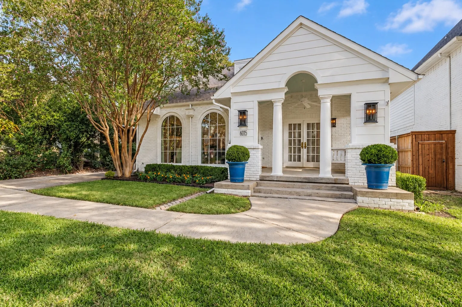 Single Family Residence For Sale in Dallas County , 6015 Velasco Avenue, Dallas, Texas 75206, 3 Bedroom, 3 Bathroom, 2 Garage spaces, 2,162 Sqft, built in 1997, mls#21385860, Real Estate Agent in Dallas, Homes For Sale in Dallas county, Homes For Sale in Dallas, Realtor in Dallas Texas, Real Estate Brokerage Independent Realty Texas, Luminita Cordes Realtor