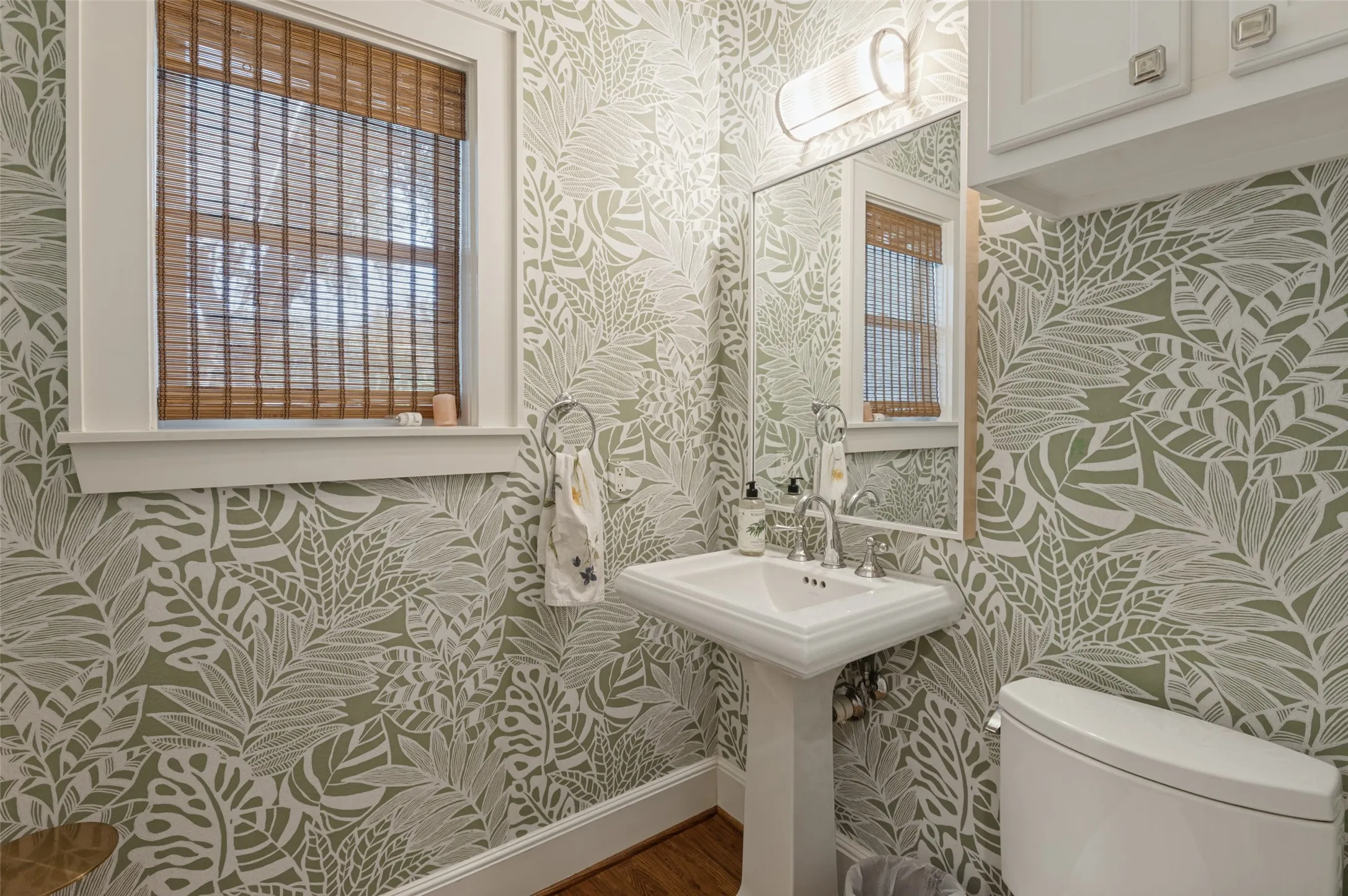 Single Family Residence For Sale in Dallas County , 6015 Velasco Avenue, Dallas, Texas 75206, 3 Bedroom, 3 Bathroom, 2 Garage spaces, 2,162 Sqft, built in 1997, mls#21385860, Real Estate Agent in Dallas, Homes For Sale in Dallas county, Homes For Sale in Dallas, Realtor in Dallas Texas, Real Estate Brokerage Independent Realty Texas, Luminita Cordes Realtor