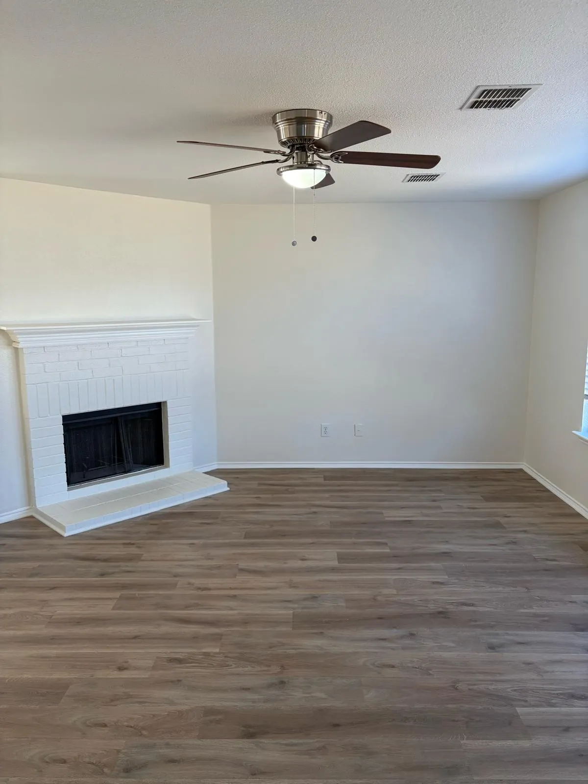 Single Family Residence For Rent in Collin County , 1626 White Oak Road, Anna, Texas 75409, 3 Bedroom, 3 Bathroom, 2 Garage spaces, 2,000 Sqft, built in 2002, mls#21400225, Real Estate Agent in Anna, Homes For Rent in Collin county, Homes For Rent in Anna, Realtor in Anna Texas, Real Estate Brokerage Independent Realty Texas, Luminita Cordes Realtor