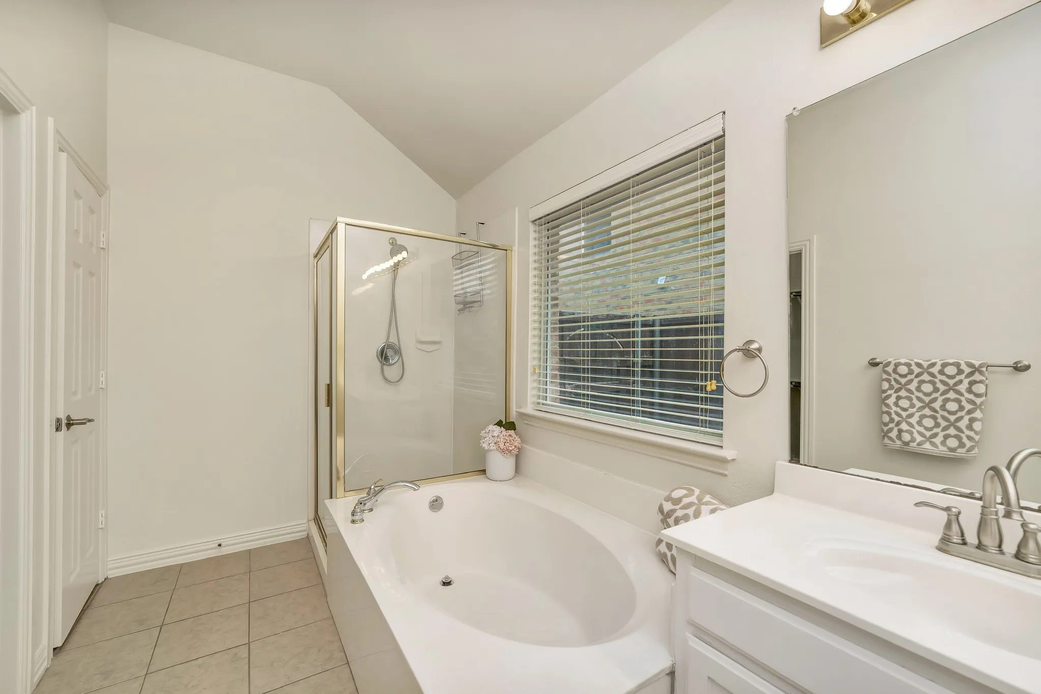 Single Family Residence For Rent in Collin County , 3308 Sedona Lane, Plano, Texas 75025, 4 Bedroom, 3 Bathroom, 2 Garage spaces, 2,396 Sqft, built in 1998, mls#21399947, Real Estate Agent in Plano, Homes For Rent in Collin county, Homes For Rent in Plano, Realtor in Plano Texas, Real Estate Brokerage Independent Realty Texas, Luminita Cordes Realtor