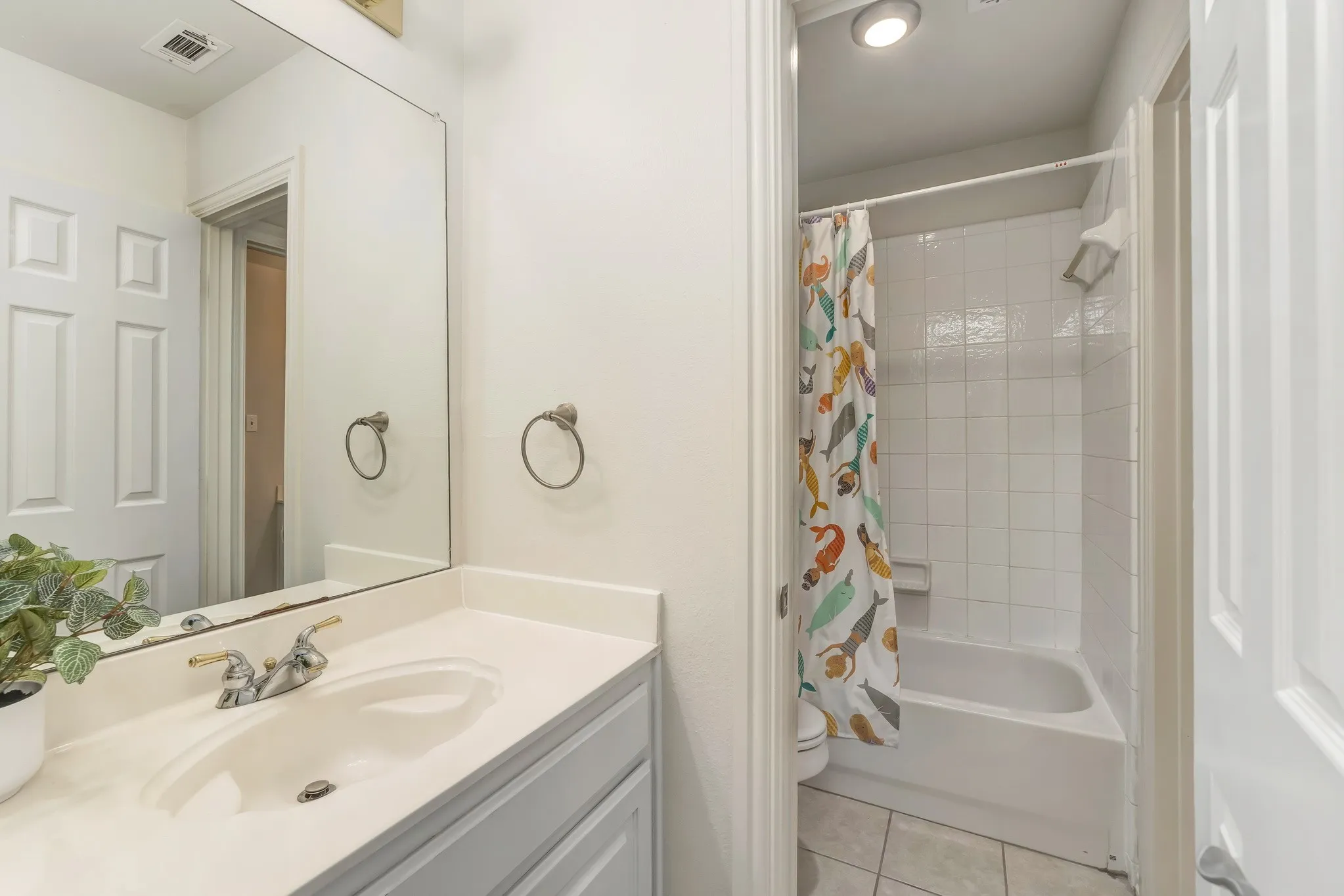 Single Family Residence For Rent in Collin County , 3308 Sedona Lane, Plano, Texas 75025, 4 Bedroom, 3 Bathroom, 2 Garage spaces, 2,396 Sqft, built in 1998, mls#21399947, Real Estate Agent in Plano, Homes For Rent in Collin county, Homes For Rent in Plano, Realtor in Plano Texas, Real Estate Brokerage Independent Realty Texas, Luminita Cordes Realtor