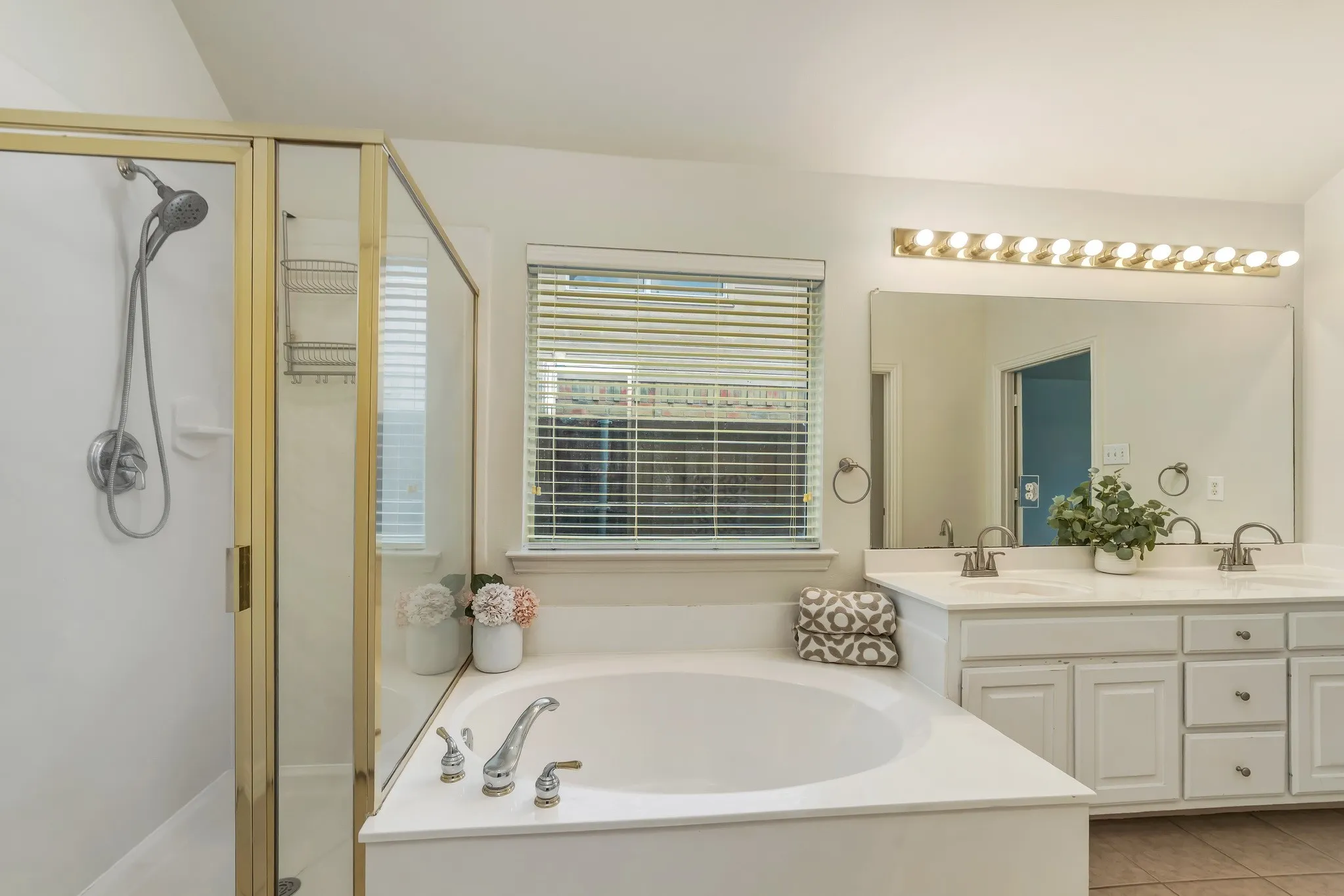 Single Family Residence For Rent in Collin County , 3308 Sedona Lane, Plano, Texas 75025, 4 Bedroom, 3 Bathroom, 2 Garage spaces, 2,396 Sqft, built in 1998, mls#21399947, Real Estate Agent in Plano, Homes For Rent in Collin county, Homes For Rent in Plano, Realtor in Plano Texas, Real Estate Brokerage Independent Realty Texas, Luminita Cordes Realtor