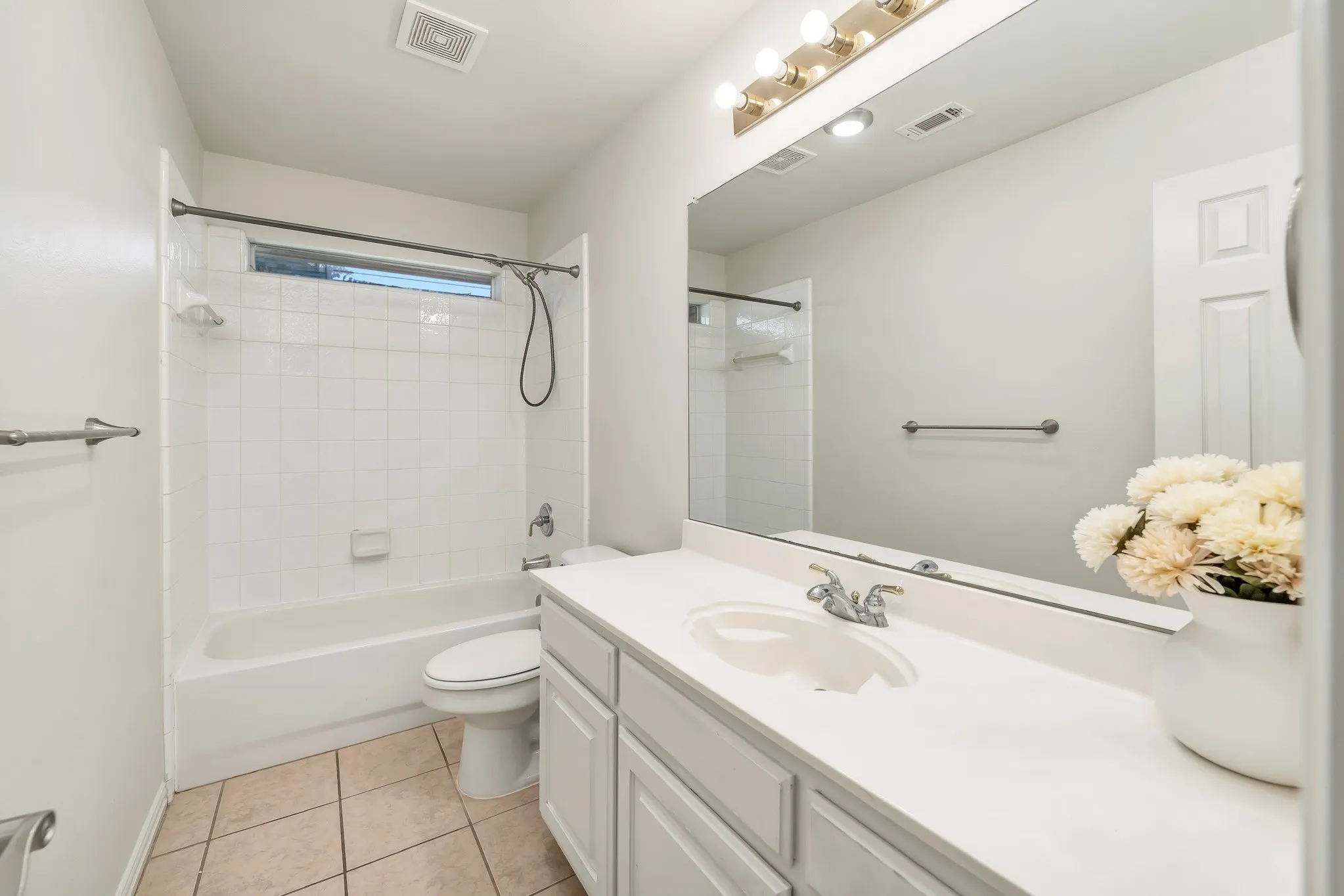 Single Family Residence For Rent in Collin County , 3308 Sedona Lane, Plano, Texas 75025, 4 Bedroom, 3 Bathroom, 2 Garage spaces, 2,396 Sqft, built in 1998, mls#21399947, Real Estate Agent in Plano, Homes For Rent in Collin county, Homes For Rent in Plano, Realtor in Plano Texas, Real Estate Brokerage Independent Realty Texas, Luminita Cordes Realtor