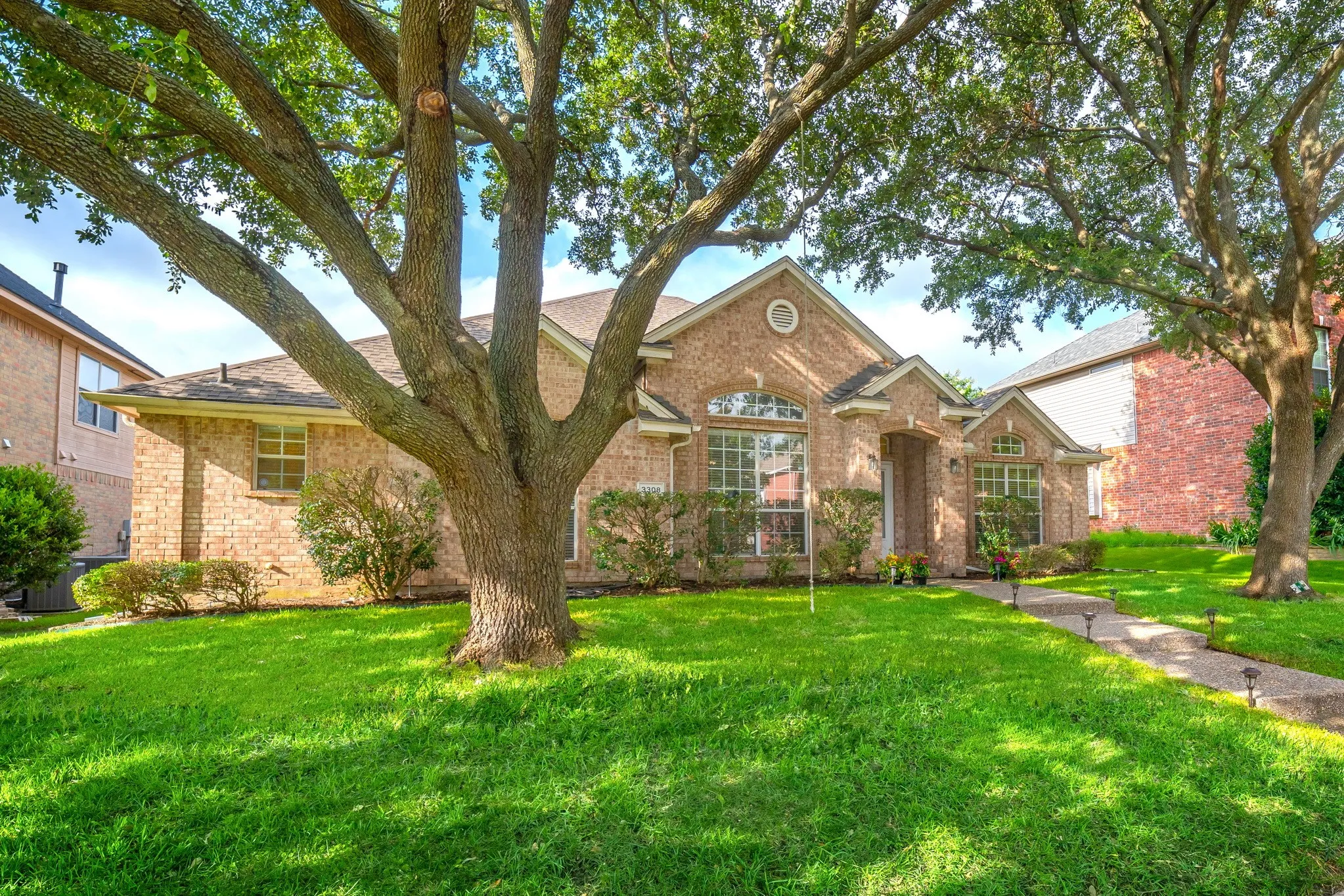 Single Family Residence For Rent in Collin County , 3308 Sedona Lane, Plano, Texas 75025, 4 Bedroom, 3 Bathroom, 2 Garage spaces, 2,396 Sqft, built in 1998, mls#21399947, Real Estate Agent in Plano, Homes For Rent in Collin county, Homes For Rent in Plano, Realtor in Plano Texas, Real Estate Brokerage Independent Realty Texas, Luminita Cordes Realtor