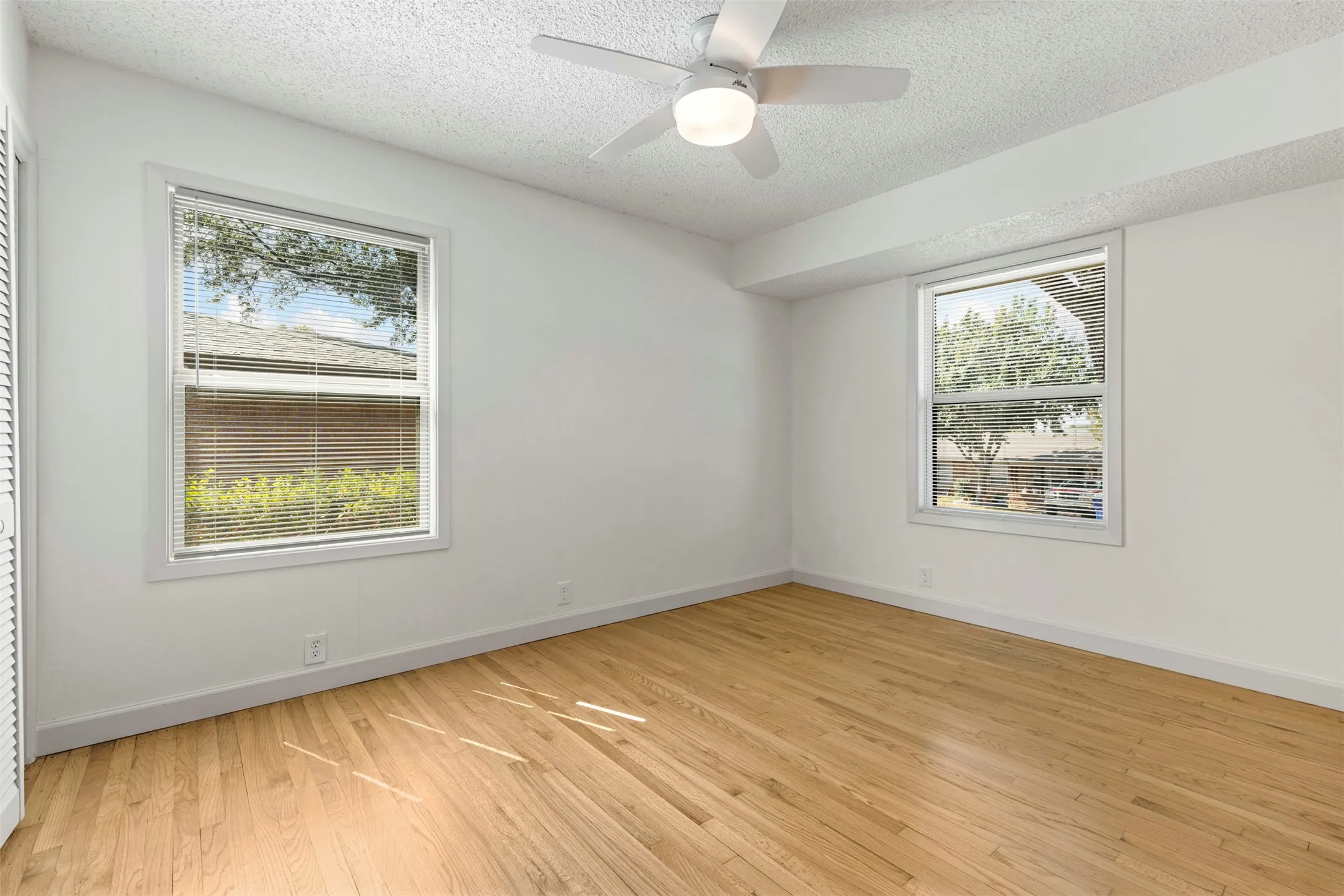 Single Family Residence For Rent in Dallas County , 13304 Nestle Drive, Farmers Branch, Texas 75234, 2 Bedroom, 1 Bathroom, 1 Garage spaces, 1,002 Sqft, built in 1955, mls#21400526, Real Estate Agent in Farmers Branch, Homes For Rent in Dallas county, Homes For Rent in Farmers Branch, Realtor in Farmers Branch Texas, Real Estate Brokerage Independent Realty Texas, Luminita Cordes Realtor