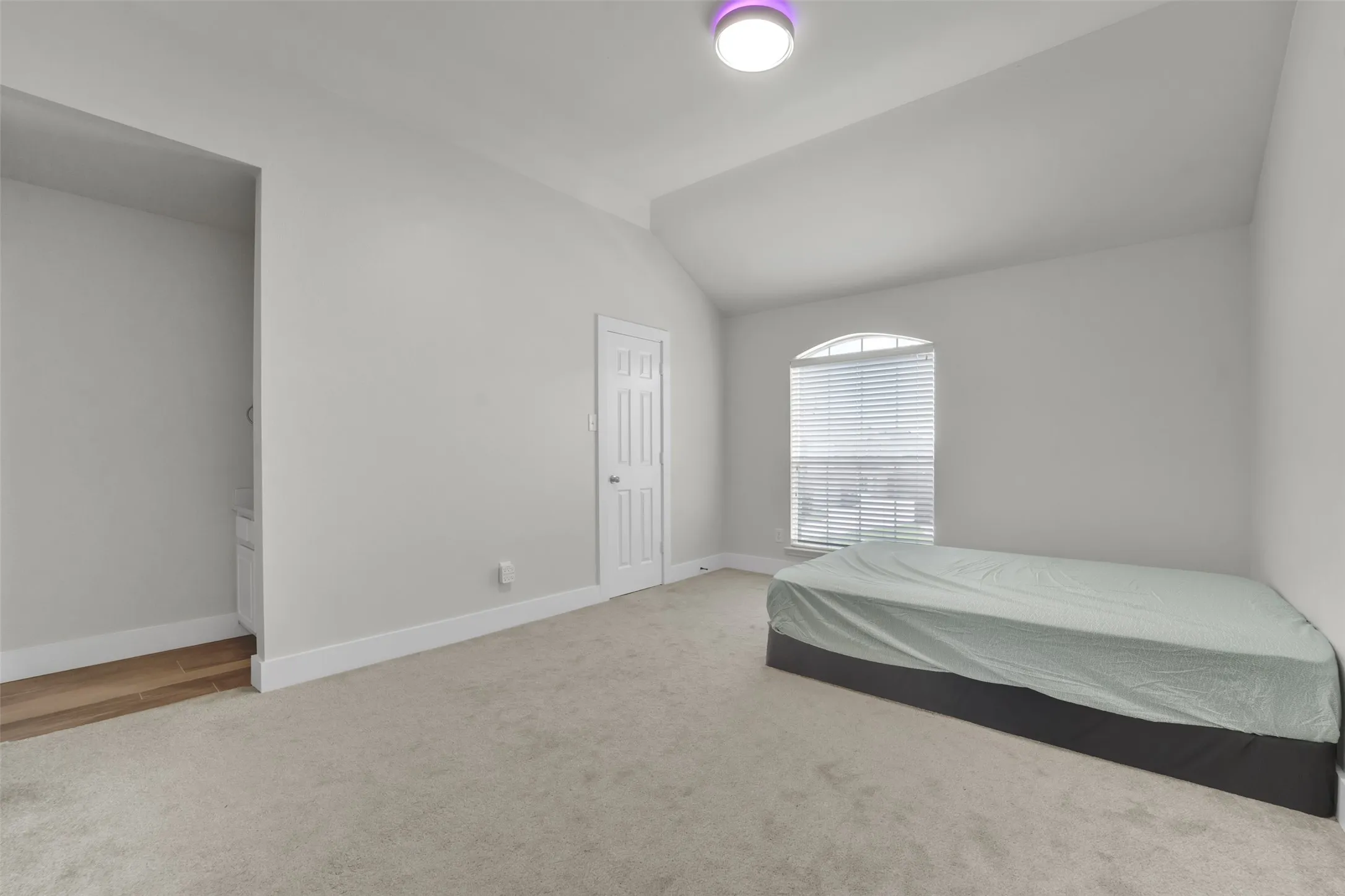 Single Family Residence For Sale in Collin County , 615 Lone Ridge Way, Murphy, Texas 75094, 5 Bedroom, 3 Bathroom, 3 Garage spaces, 3,244 Sqft, built in 2007, mls#21400788, Real Estate Agent in Murphy, Homes For Sale in Collin county, Homes For Sale in Murphy, Realtor in Murphy Texas, Real Estate Brokerage Independent Realty Texas, Luminita Cordes Realtor