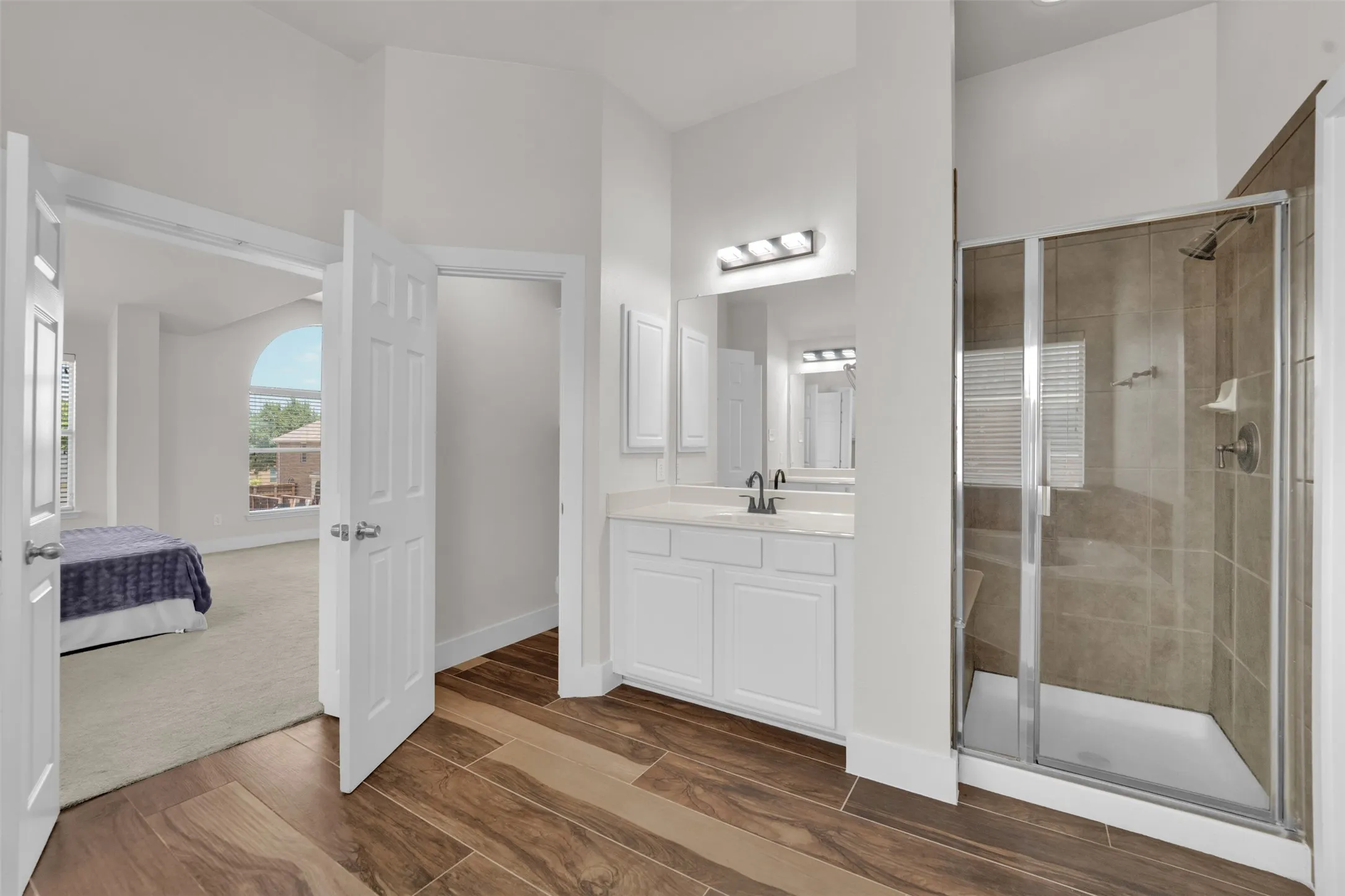 Single Family Residence For Sale in Collin County , 615 Lone Ridge Way, Murphy, Texas 75094, 5 Bedroom, 3 Bathroom, 3 Garage spaces, 3,244 Sqft, built in 2007, mls#21400788, Real Estate Agent in Murphy, Homes For Sale in Collin county, Homes For Sale in Murphy, Realtor in Murphy Texas, Real Estate Brokerage Independent Realty Texas, Luminita Cordes Realtor