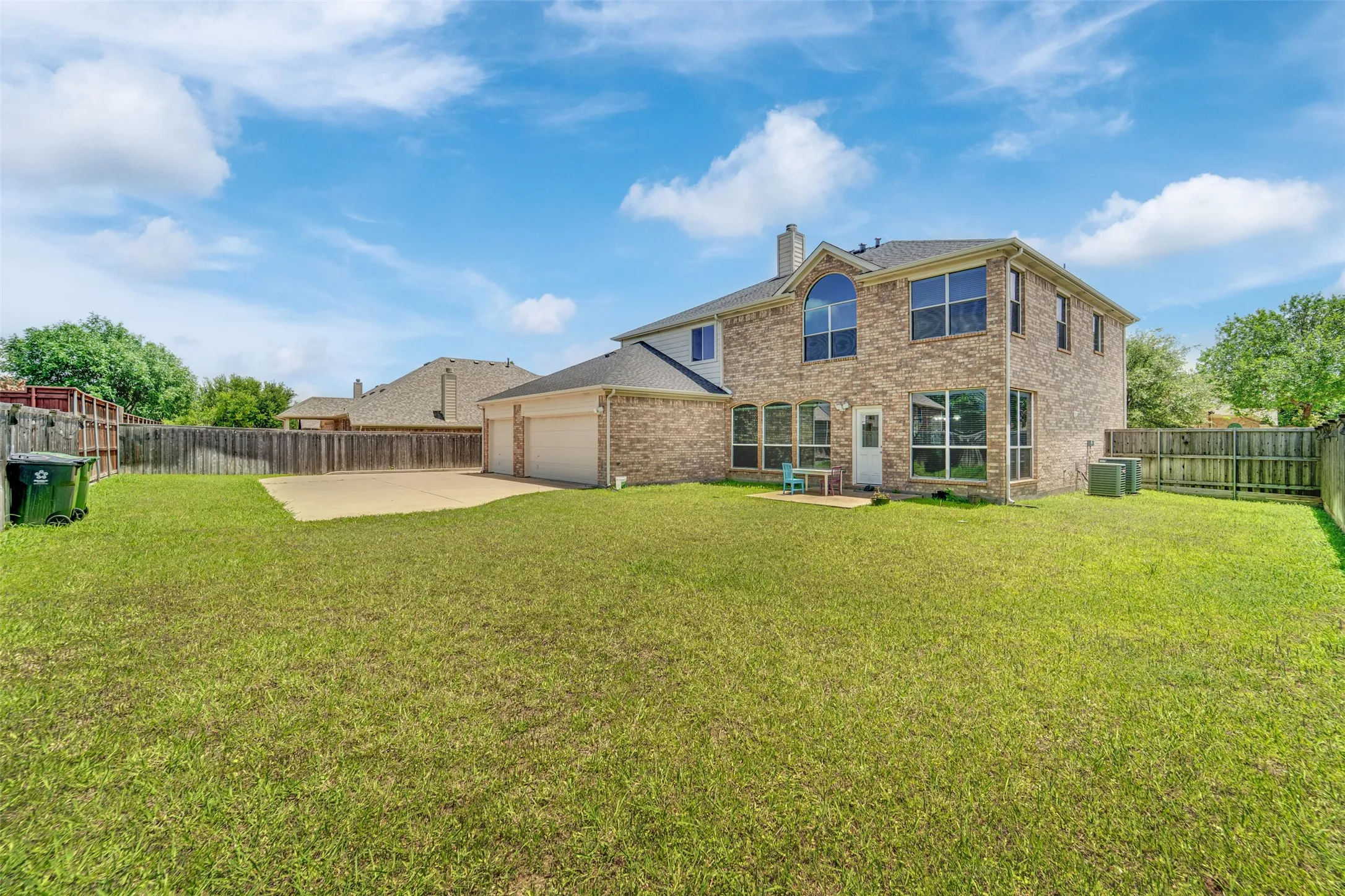 Single Family Residence For Sale in Collin County , 615 Lone Ridge Way, Murphy, Texas 75094, 5 Bedroom, 3 Bathroom, 3 Garage spaces, 3,244 Sqft, built in 2007, mls#21400788, Real Estate Agent in Murphy, Homes For Sale in Collin county, Homes For Sale in Murphy, Realtor in Murphy Texas, Real Estate Brokerage Independent Realty Texas, Luminita Cordes Realtor