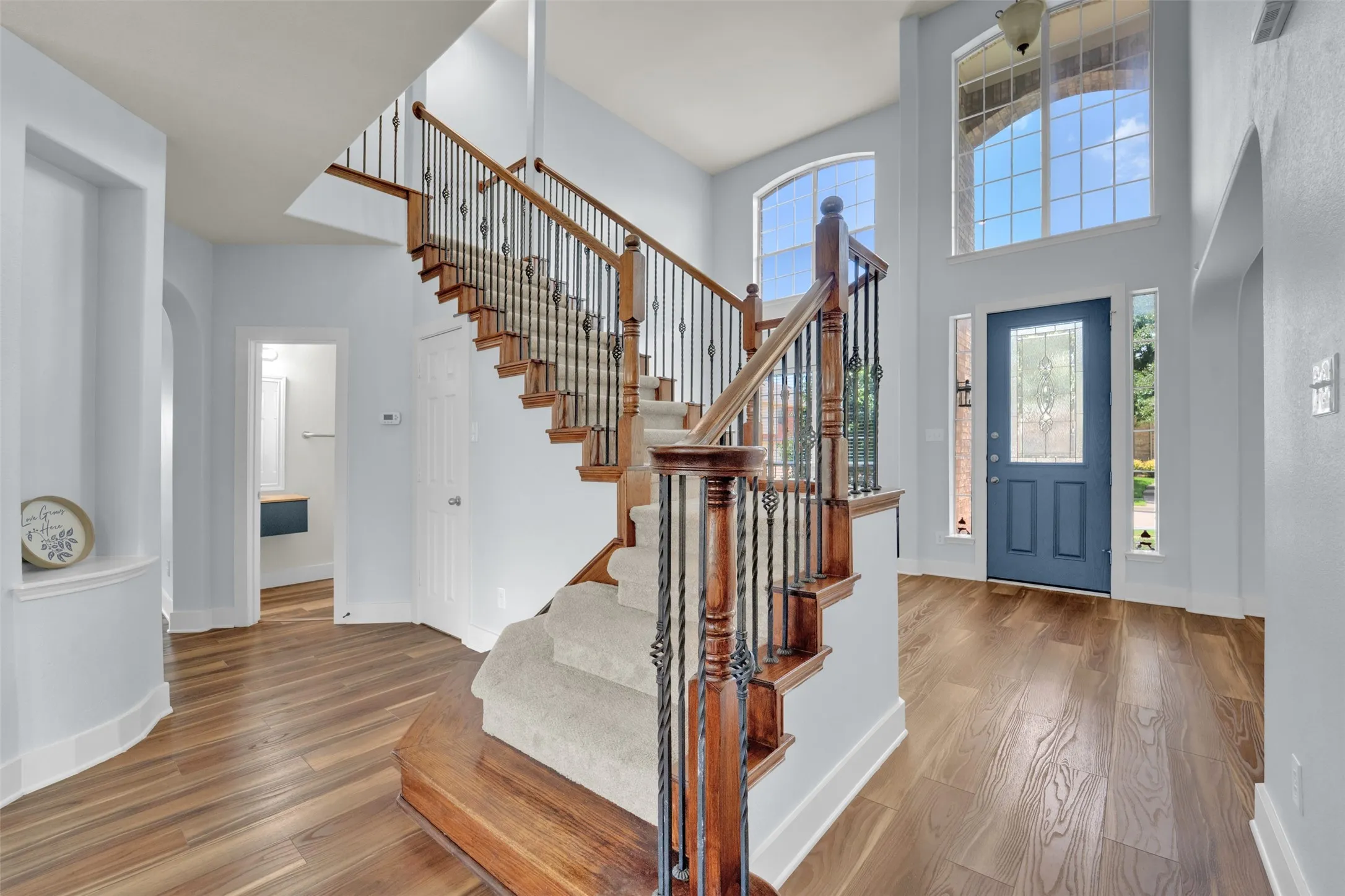 Single Family Residence For Sale in Collin County , 615 Lone Ridge Way, Murphy, Texas 75094, 5 Bedroom, 3 Bathroom, 3 Garage spaces, 3,244 Sqft, built in 2007, mls#21400788, Real Estate Agent in Murphy, Homes For Sale in Collin county, Homes For Sale in Murphy, Realtor in Murphy Texas, Real Estate Brokerage Independent Realty Texas, Luminita Cordes Realtor