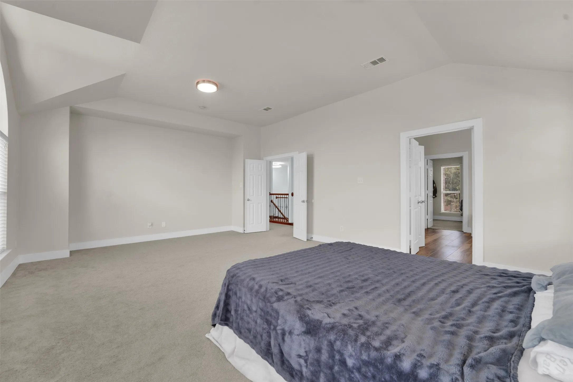 Single Family Residence For Sale in Collin County , 615 Lone Ridge Way, Murphy, Texas 75094, 5 Bedroom, 3 Bathroom, 3 Garage spaces, 3,244 Sqft, built in 2007, mls#21400788, Real Estate Agent in Murphy, Homes For Sale in Collin county, Homes For Sale in Murphy, Realtor in Murphy Texas, Real Estate Brokerage Independent Realty Texas, Luminita Cordes Realtor