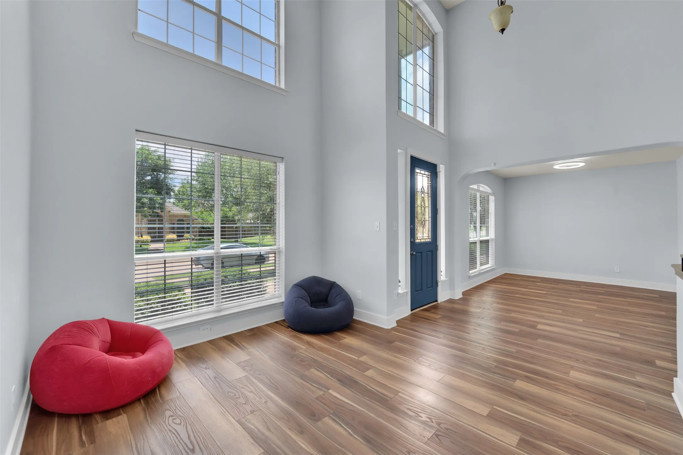 Single Family Residence For Sale in Collin County , 615 Lone Ridge Way, Murphy, Texas 75094, 5 Bedroom, 3 Bathroom, 3 Garage spaces, 3,244 Sqft, built in 2007, mls#21400788, Real Estate Agent in Murphy, Homes For Sale in Collin county, Homes For Sale in Murphy, Realtor in Murphy Texas, Real Estate Brokerage Independent Realty Texas, Luminita Cordes Realtor